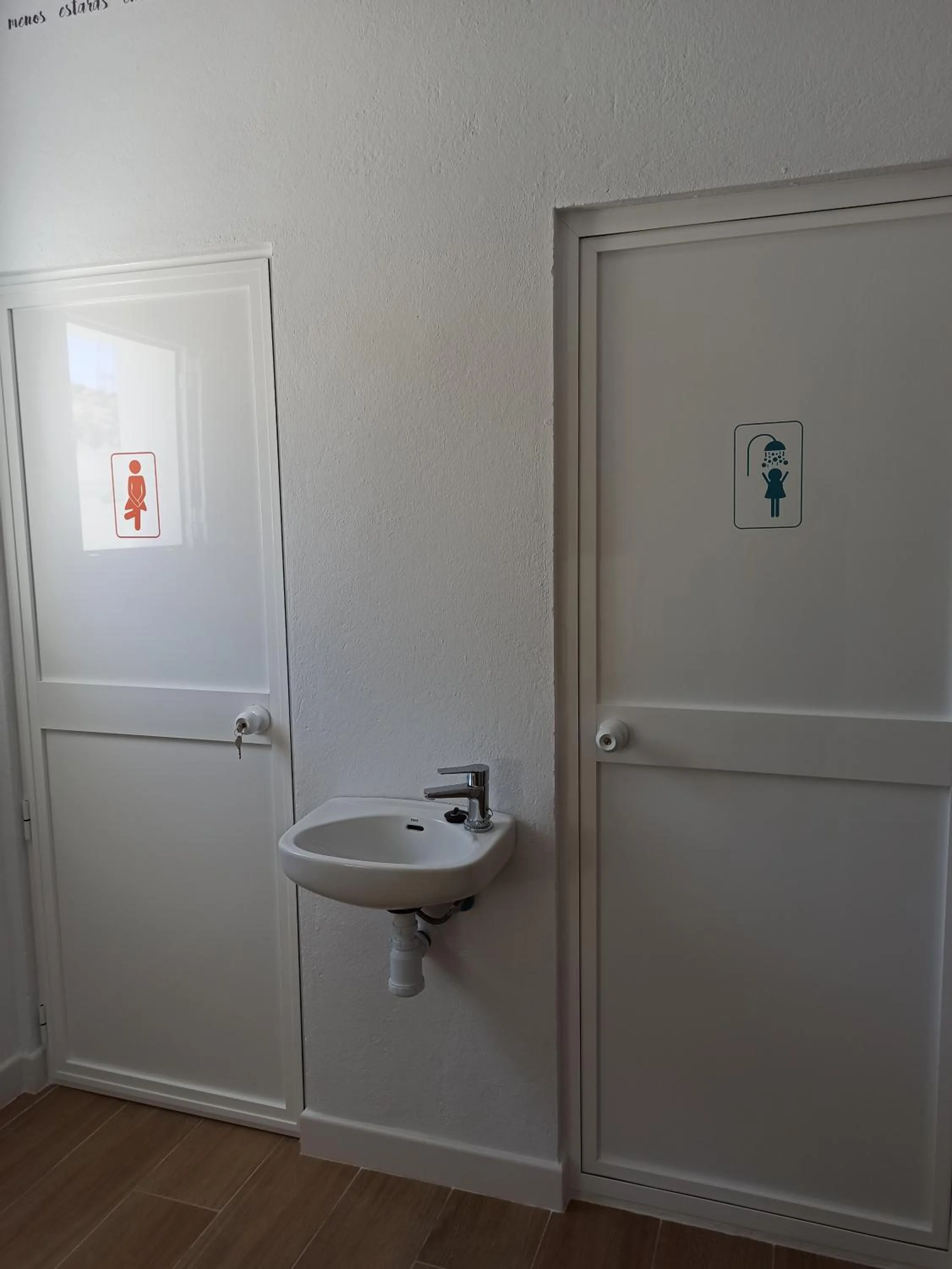 Bathroom in Vivian's Guest House Auto Check-in