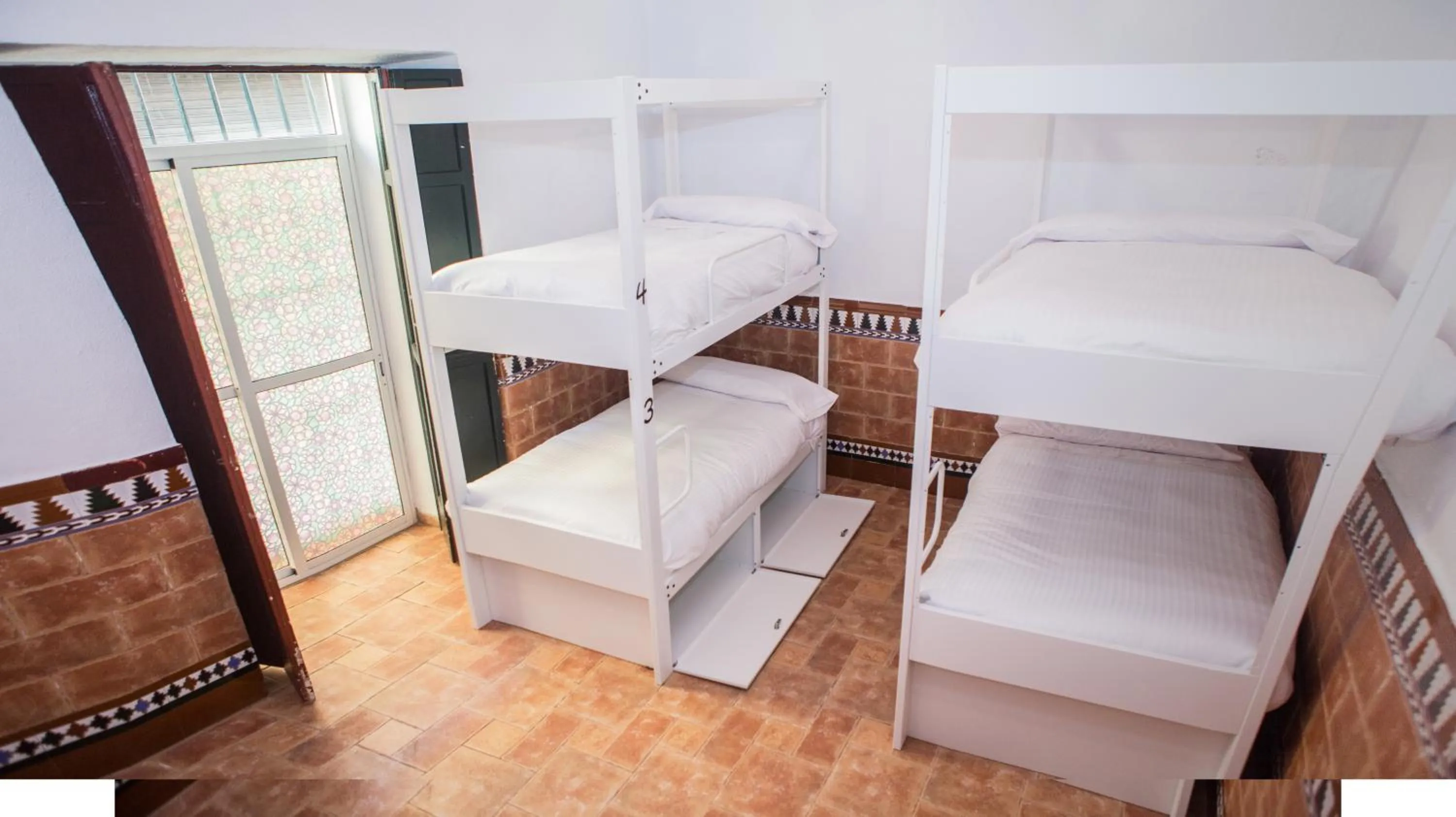bunk bed, Bed in Vivian's Guest House Auto Check-in