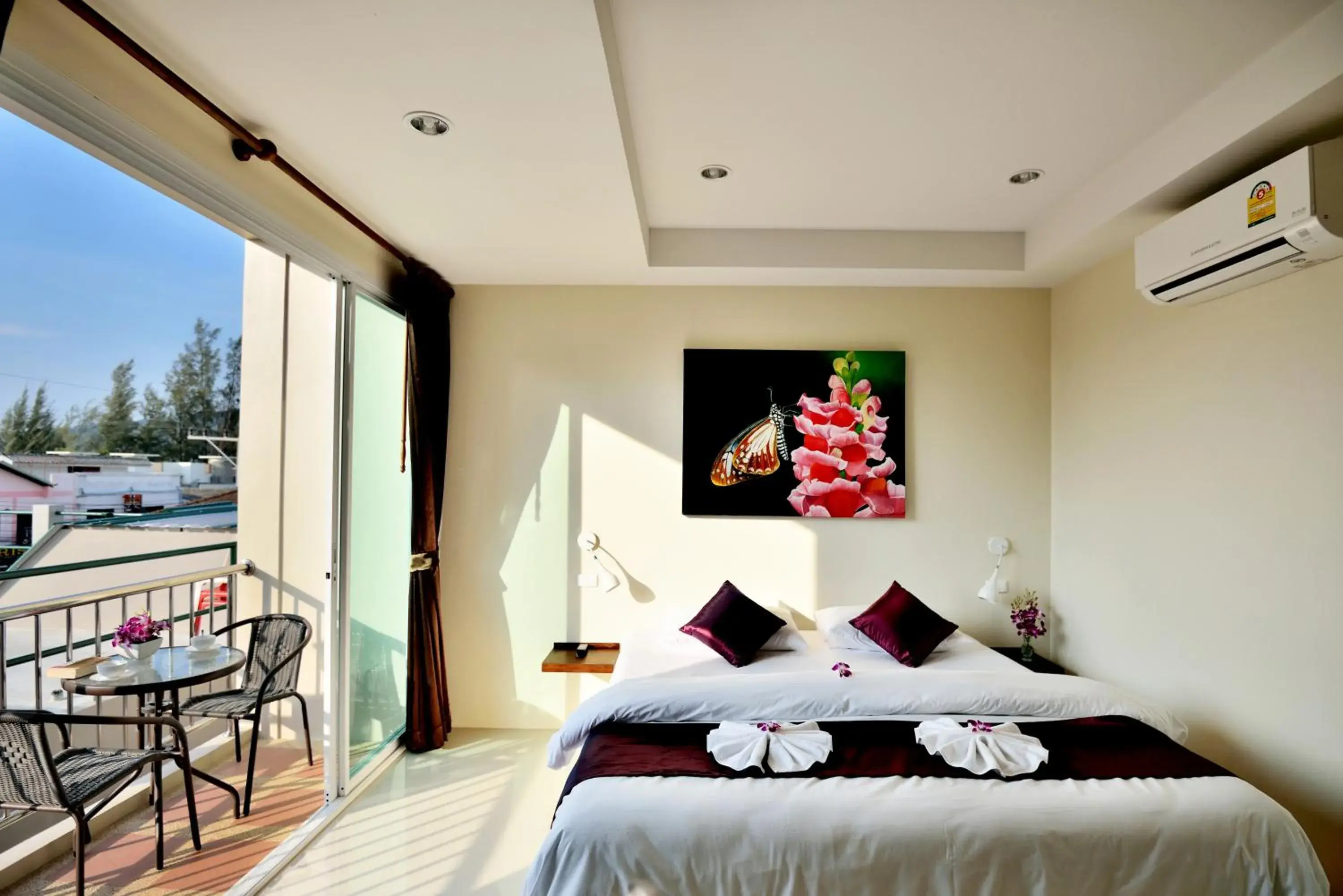 Deluxe Double Room in At Kamala Hotel Deluxe Double Room in At Kamala Hotel