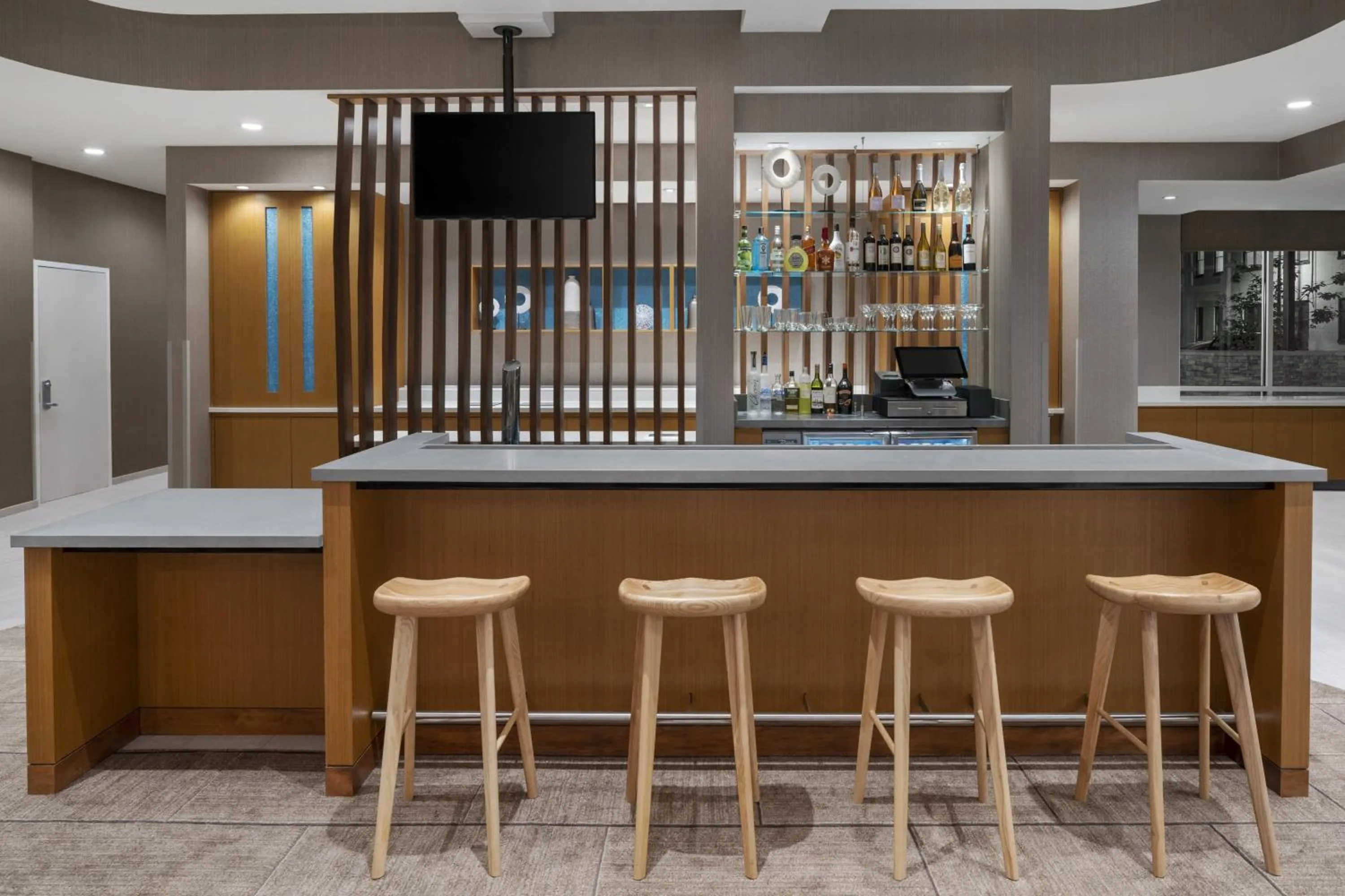 Lounge or bar in SpringHill Suites by Marriott Tuckahoe Westchester County
