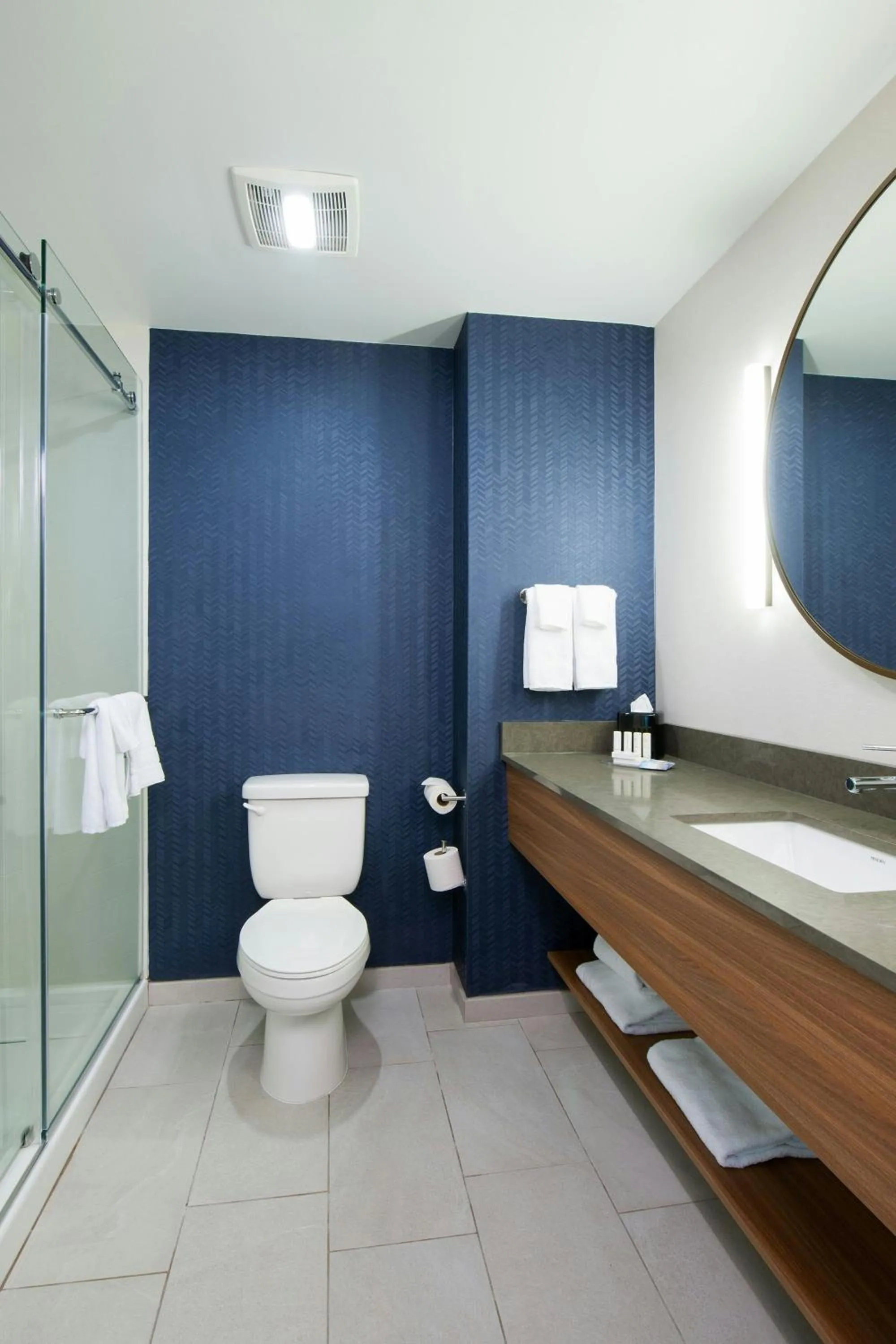 Bathroom in Fairfield by Marriott Pittsburgh Downtown