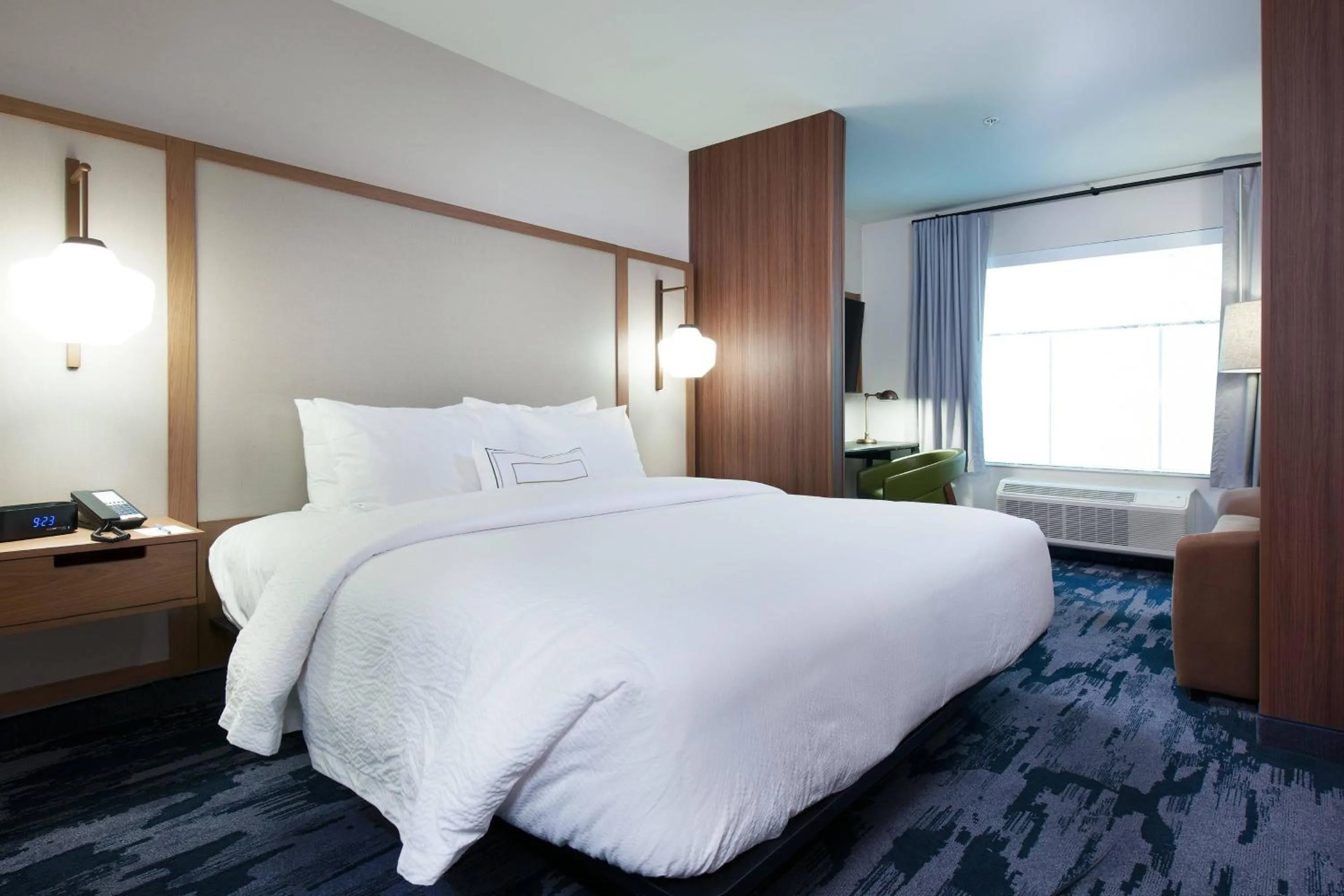 Bedroom, Bed in Fairfield by Marriott Pittsburgh Downtown