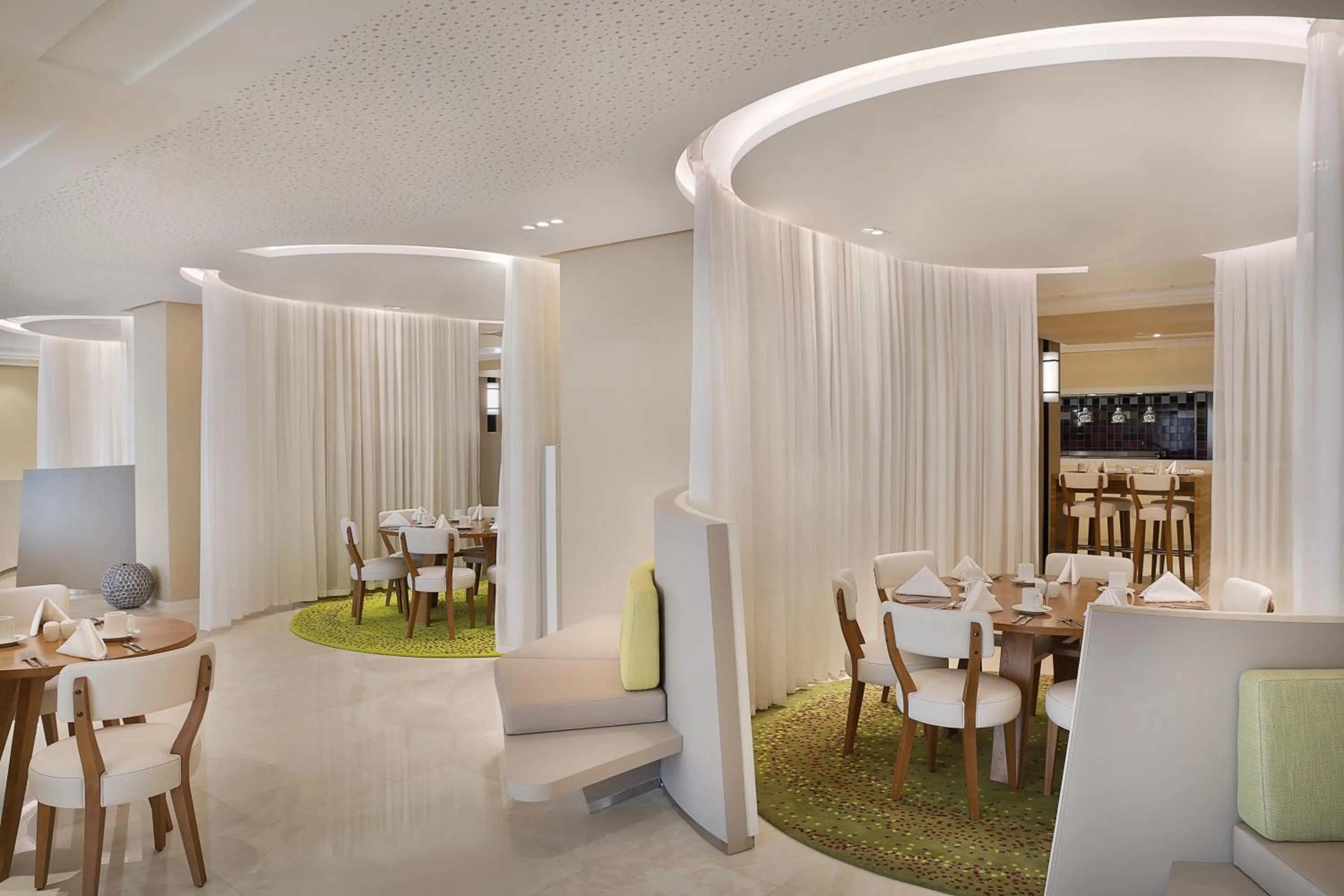 Restaurant/places to eat in Park Mall Hotel & Conference Center