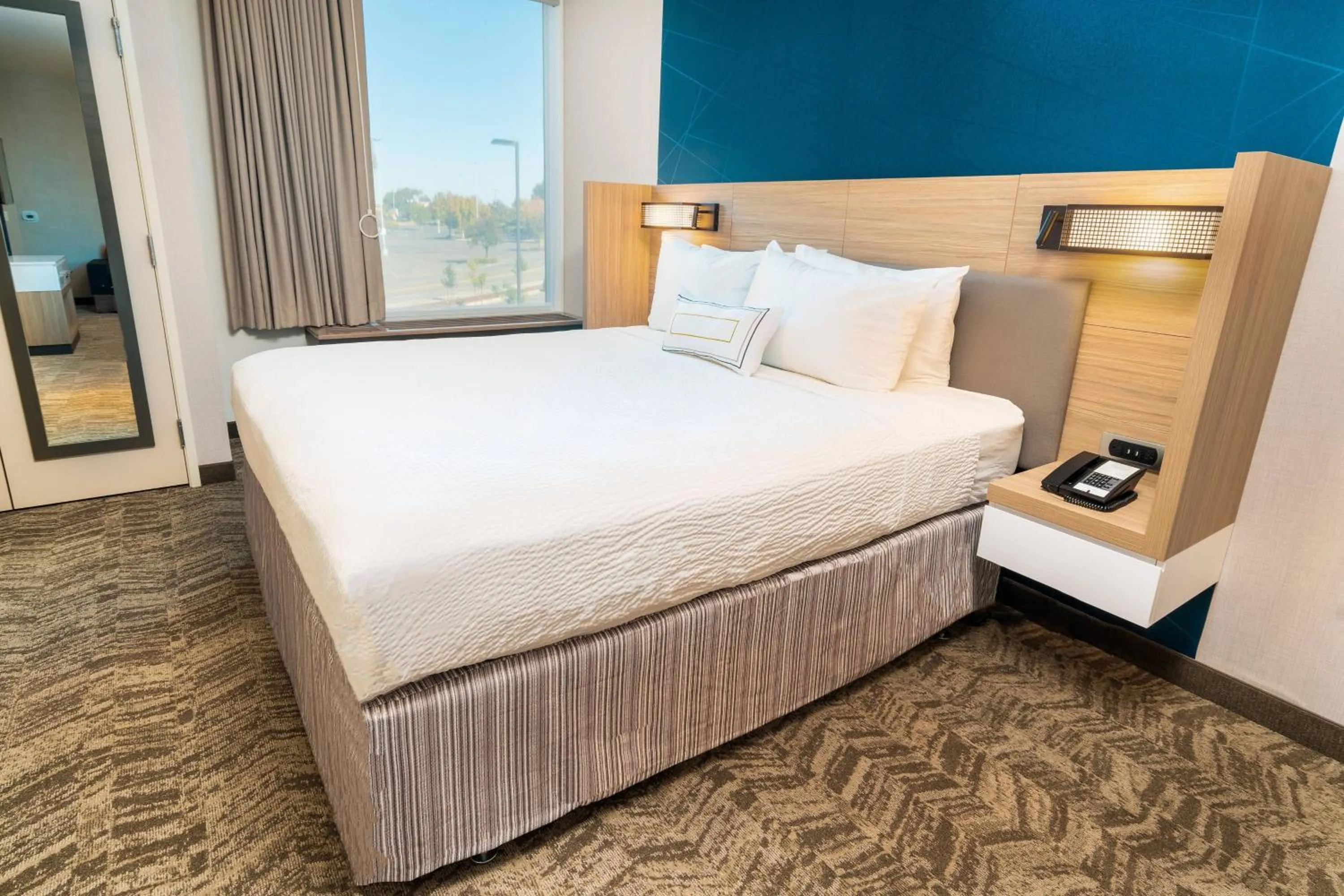 Bedroom, Bed in SpringHill Suites by Marriott Newark Fremont