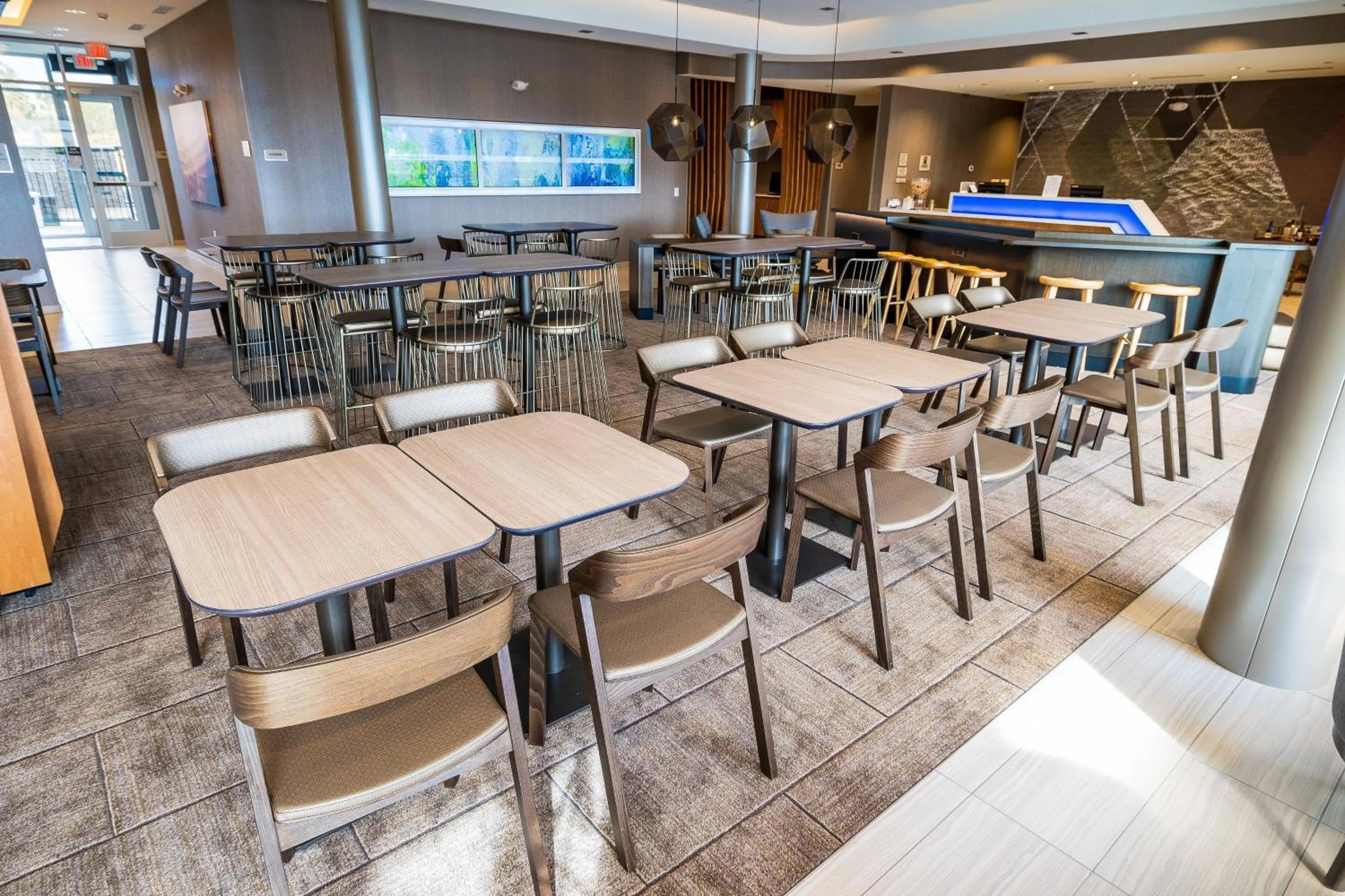 Restaurant/places to eat in SpringHill Suites by Marriott Newark Fremont