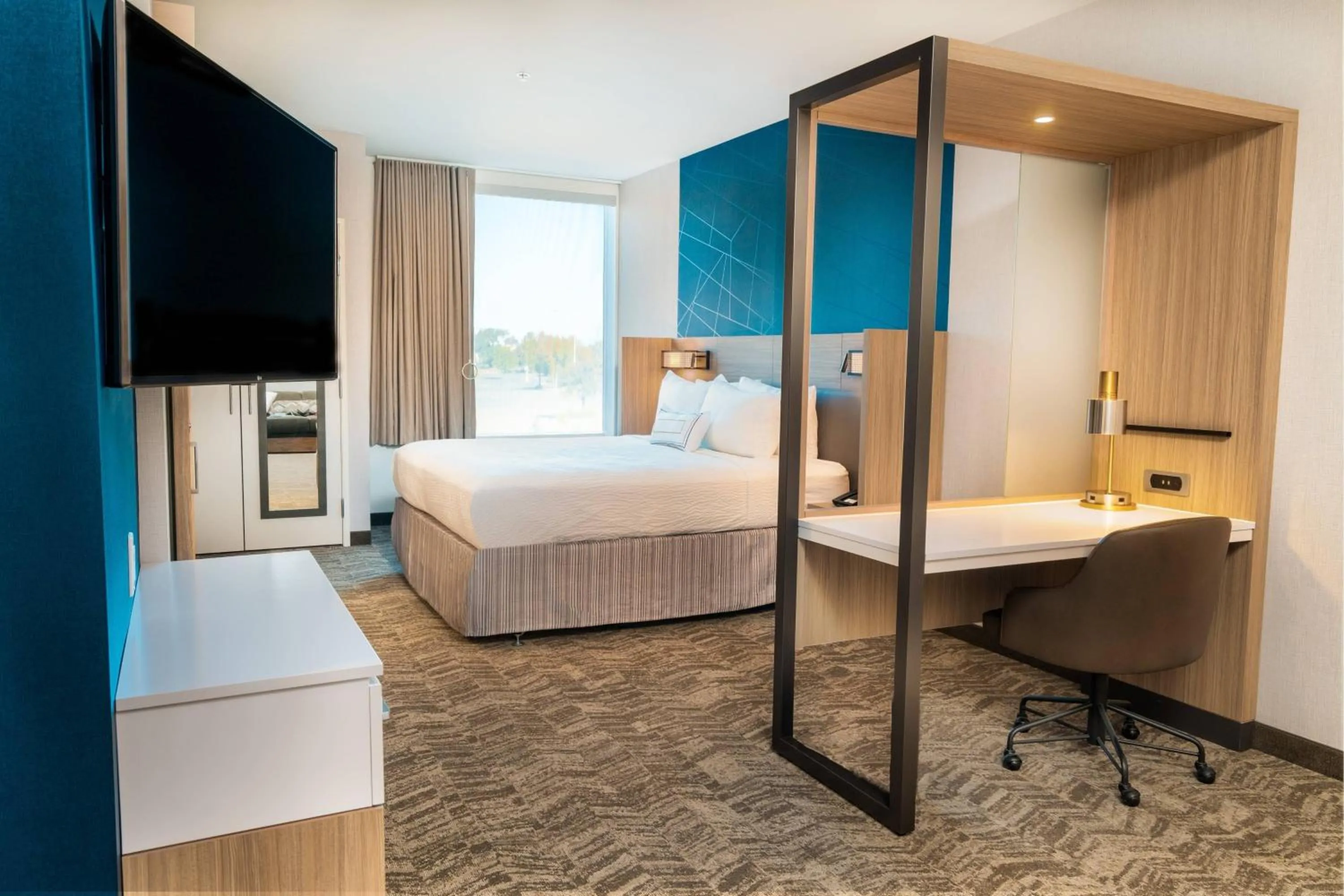 Bedroom, Bed in SpringHill Suites by Marriott Newark Fremont