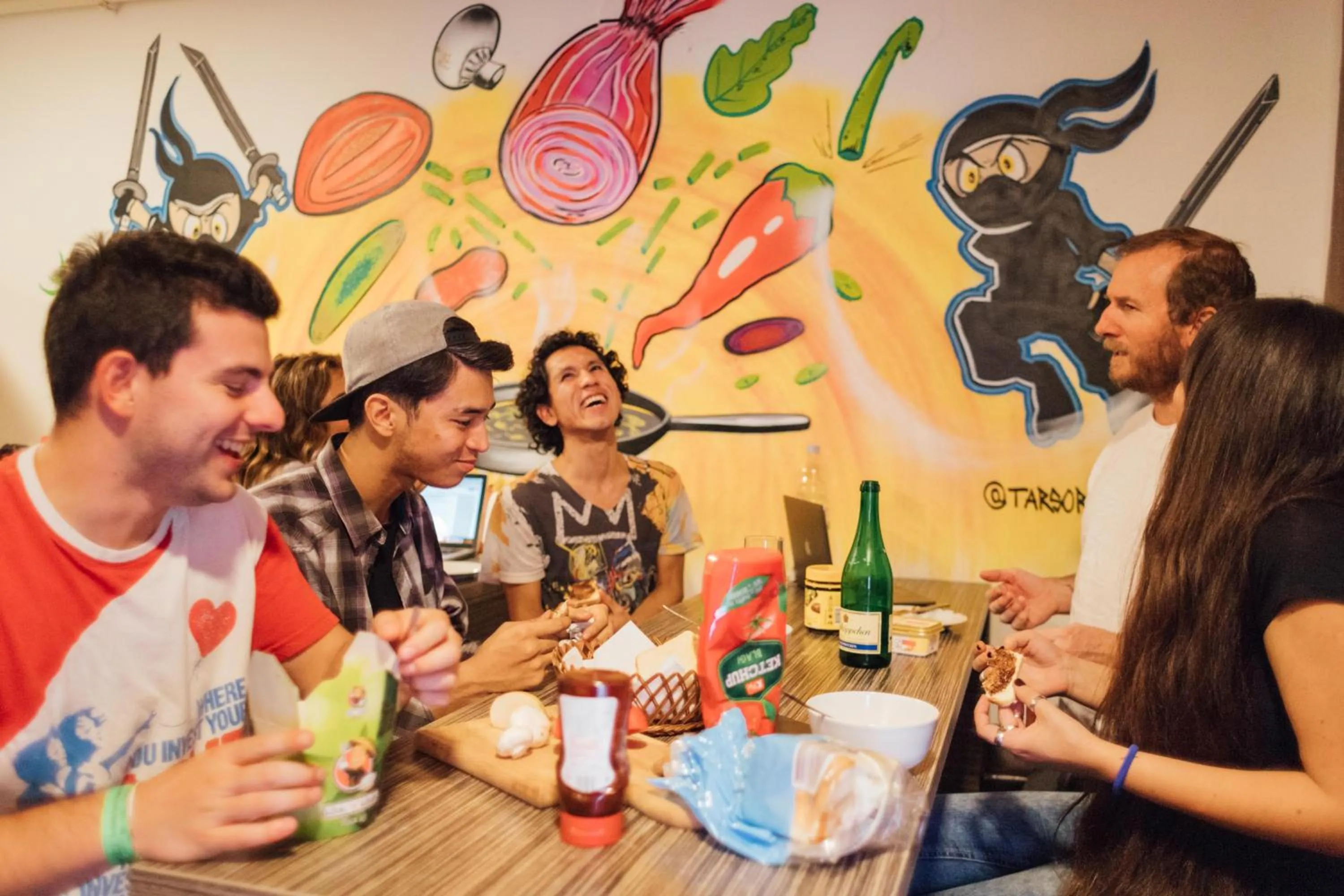 Coffee/tea facilities in Whole Wide World Hostel