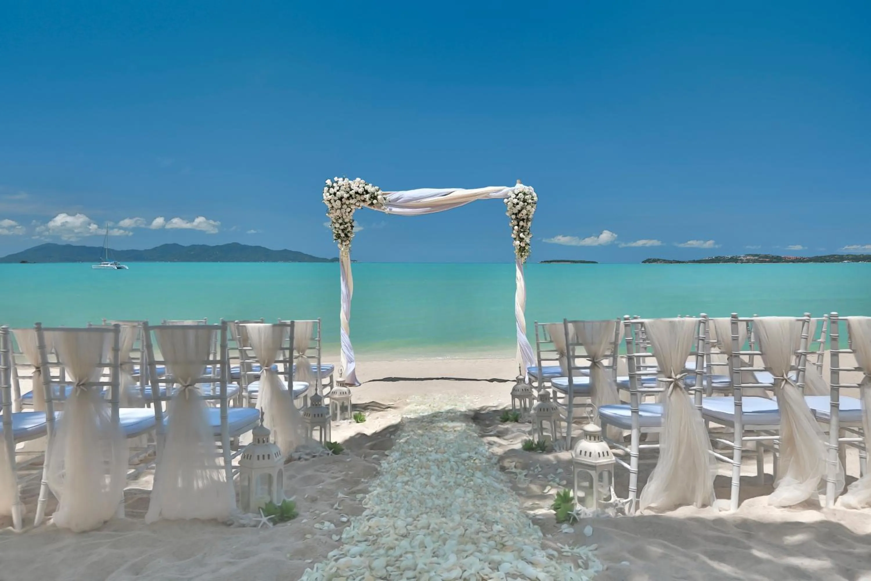 Beach in Anantara Bophut Koh Samui Resort