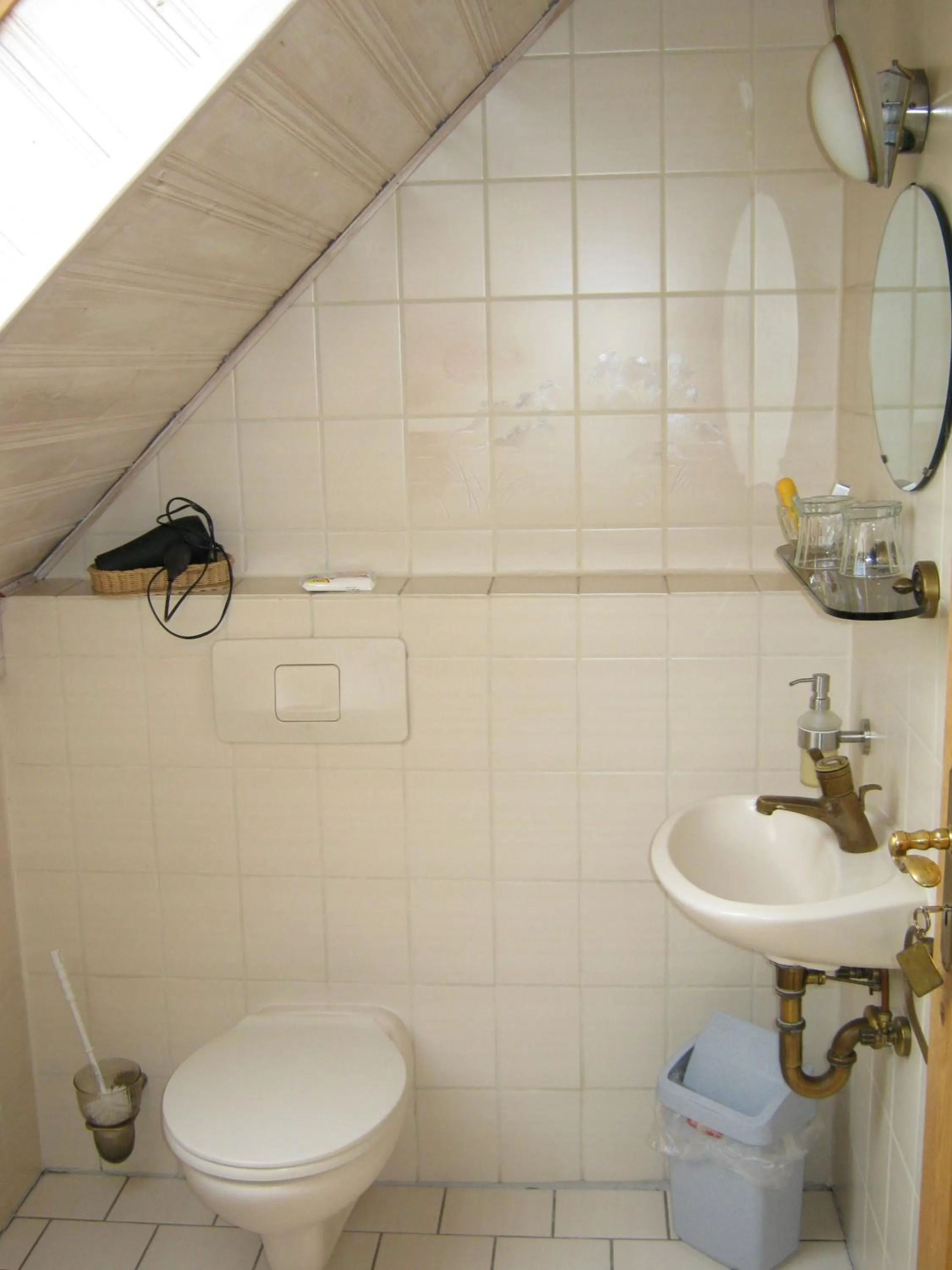Bathroom in Stierstall-Suite Pension Wahlenau