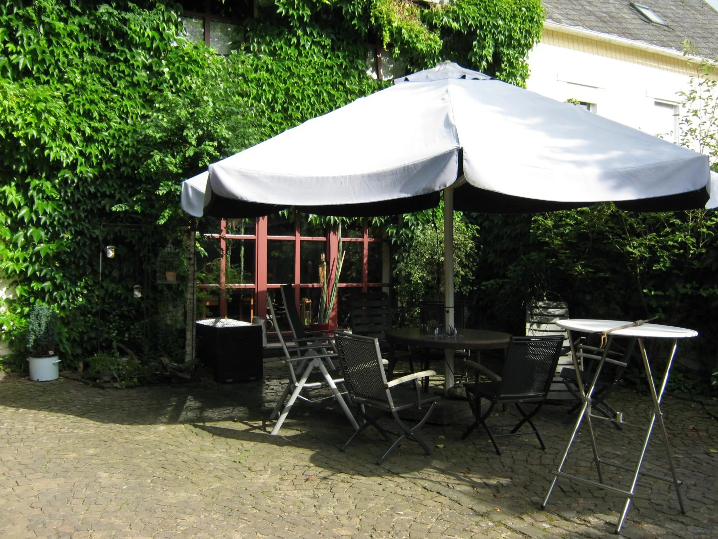 Garden in Stierstall-Suite Pension Wahlenau