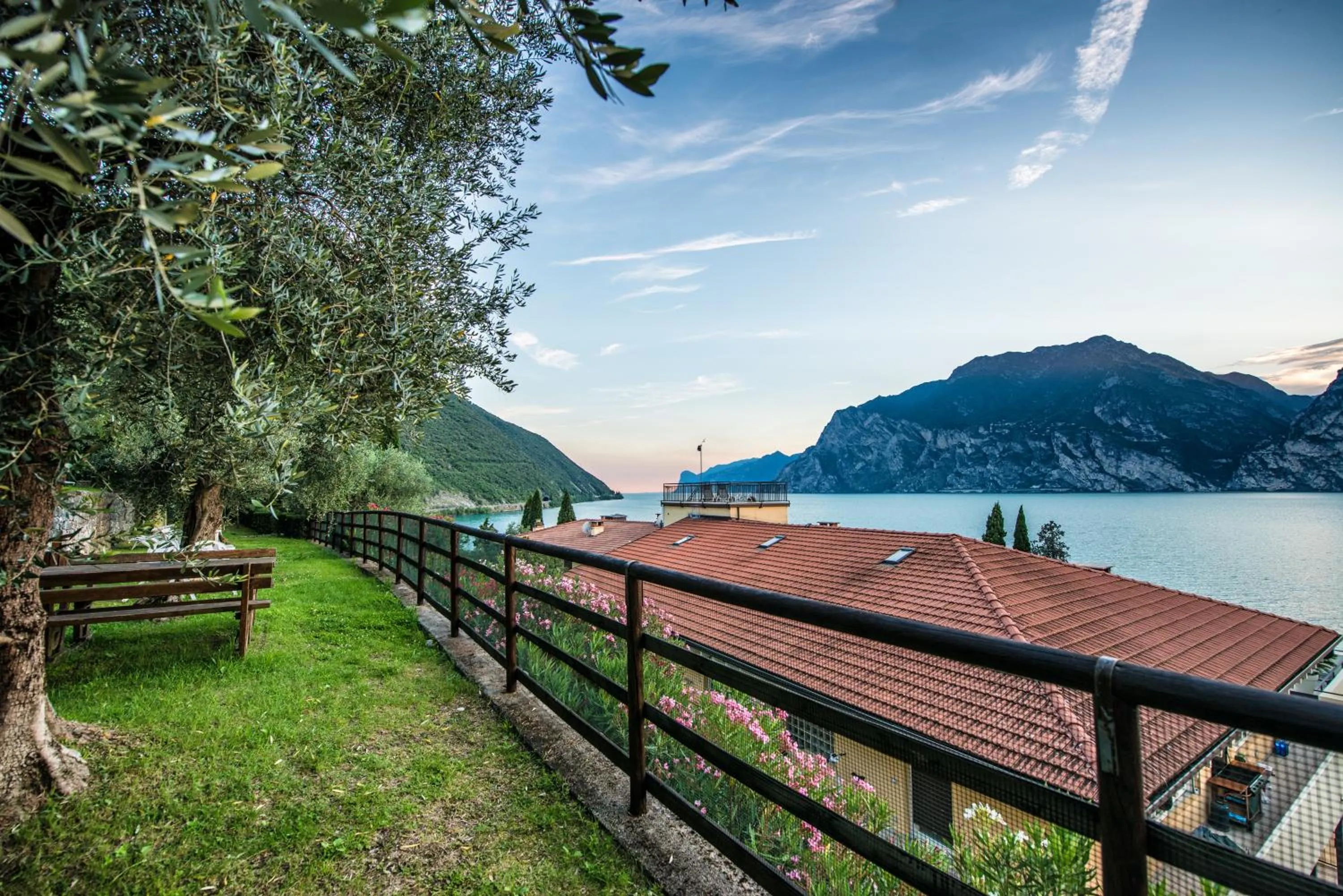Facade/entrance in Torbole Aparthotel