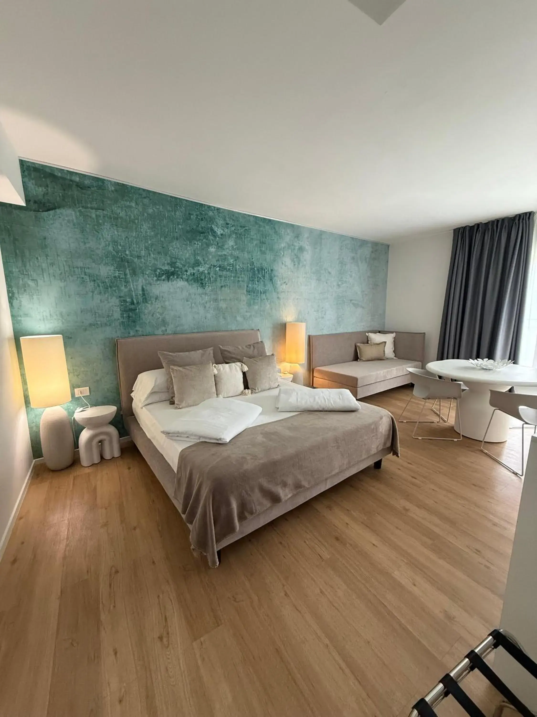 Suite with Lake View in Torbole Aparthotel Suite with Lake View in Torbole Aparthotel