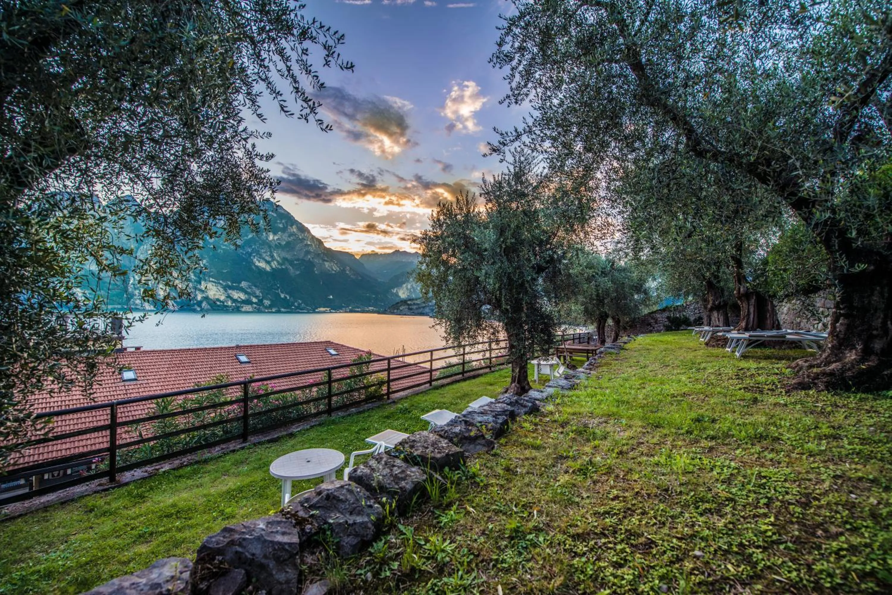 Facade/entrance in Torbole Aparthotel