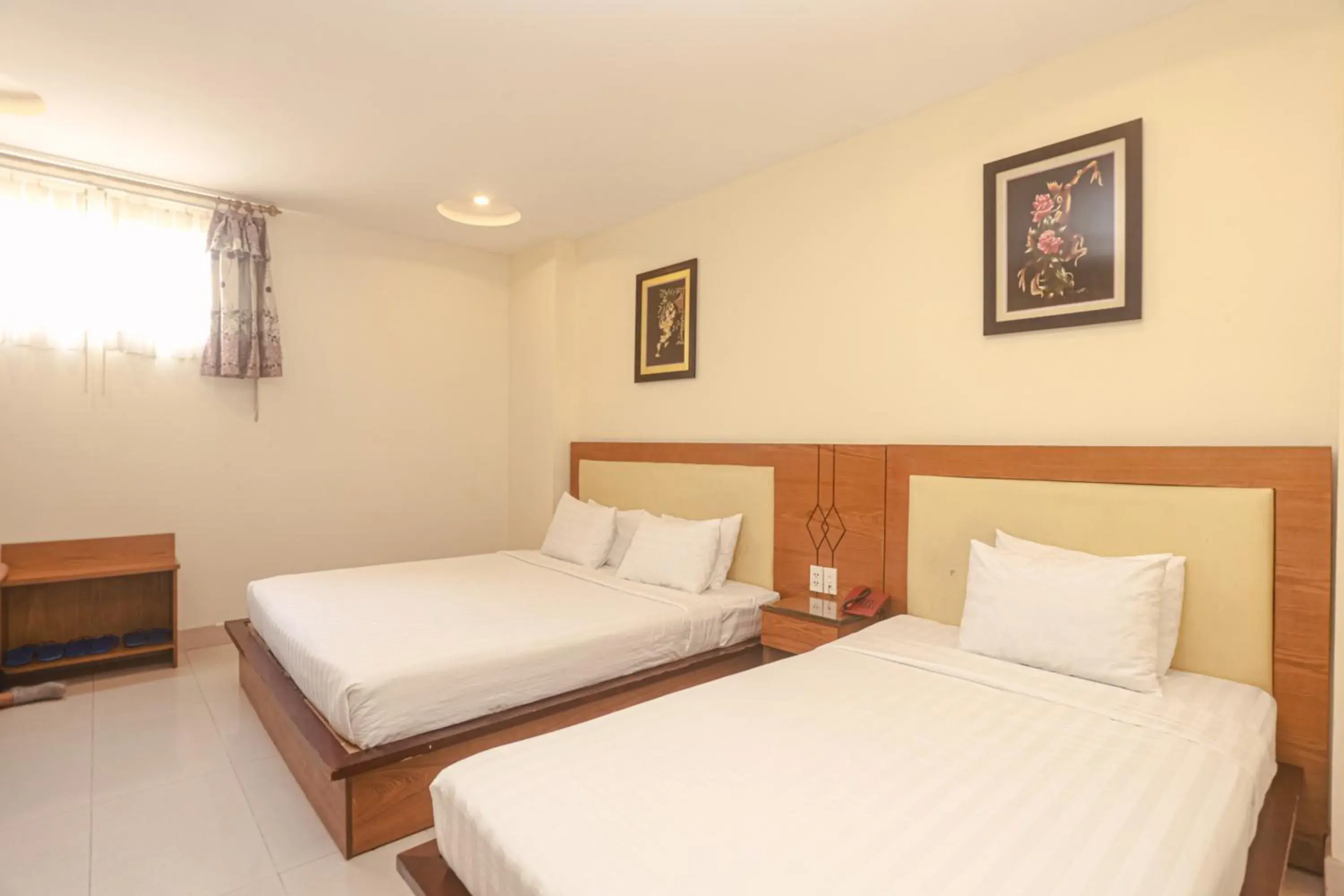 Superior Triple Room in Song Anh 3 Hotel Superior Triple Room in Song Anh 3 Hotel