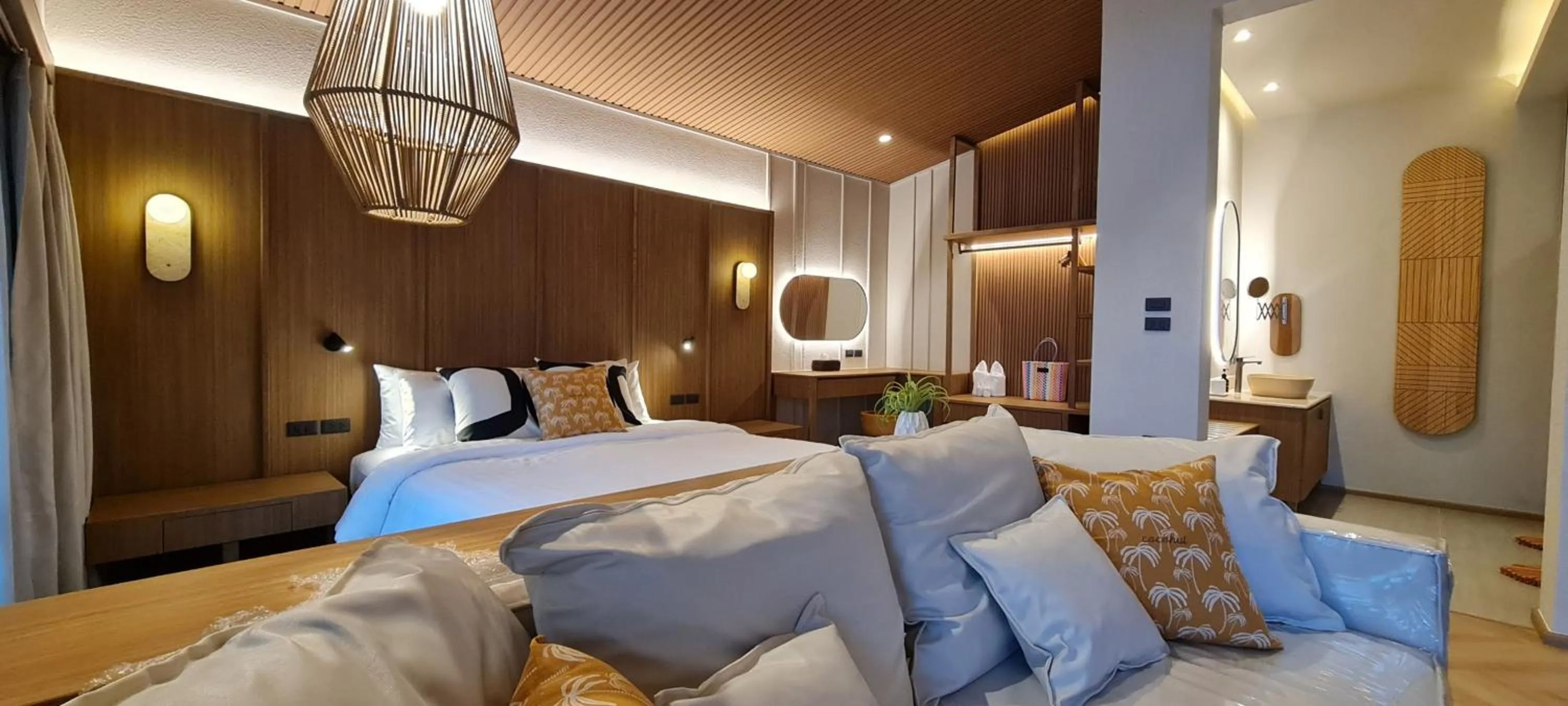 Bed in Cocohut Beach Resort Koh Phangan