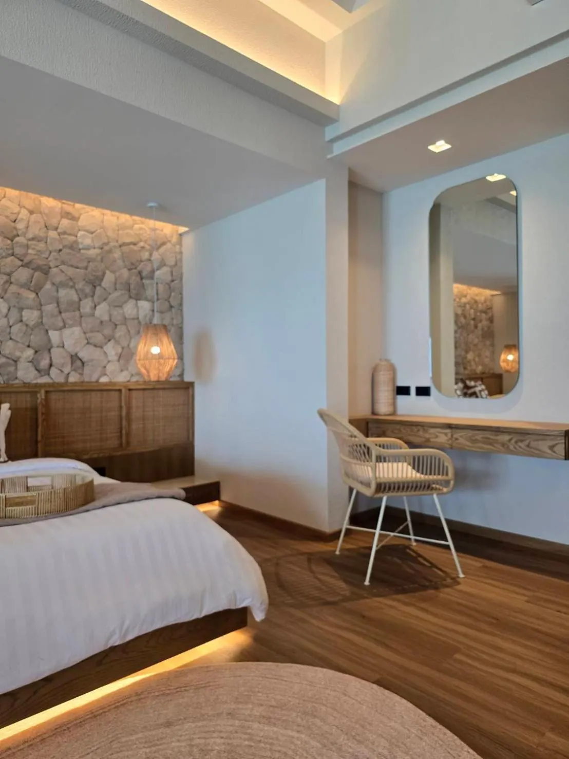 Bed in Cocohut Beach Resort Koh Phangan