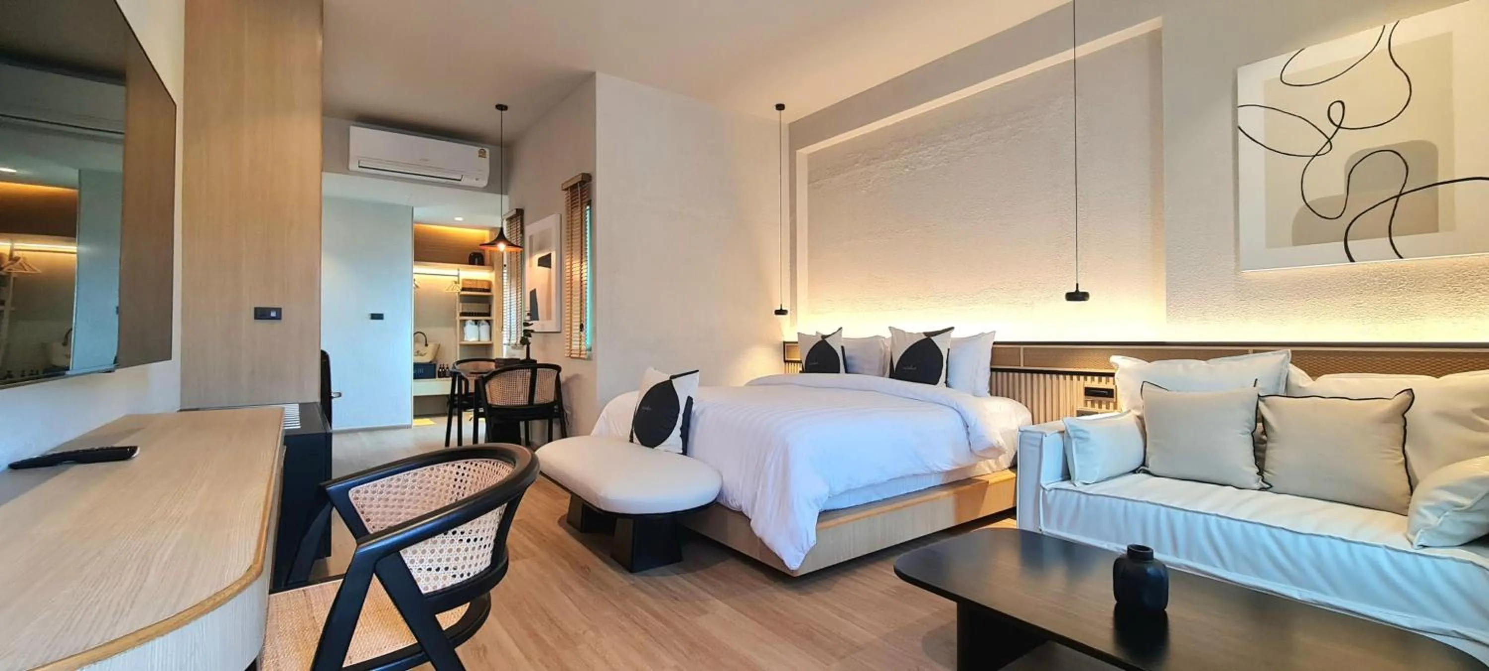 Bed in Cocohut Beach Resort Koh Phangan