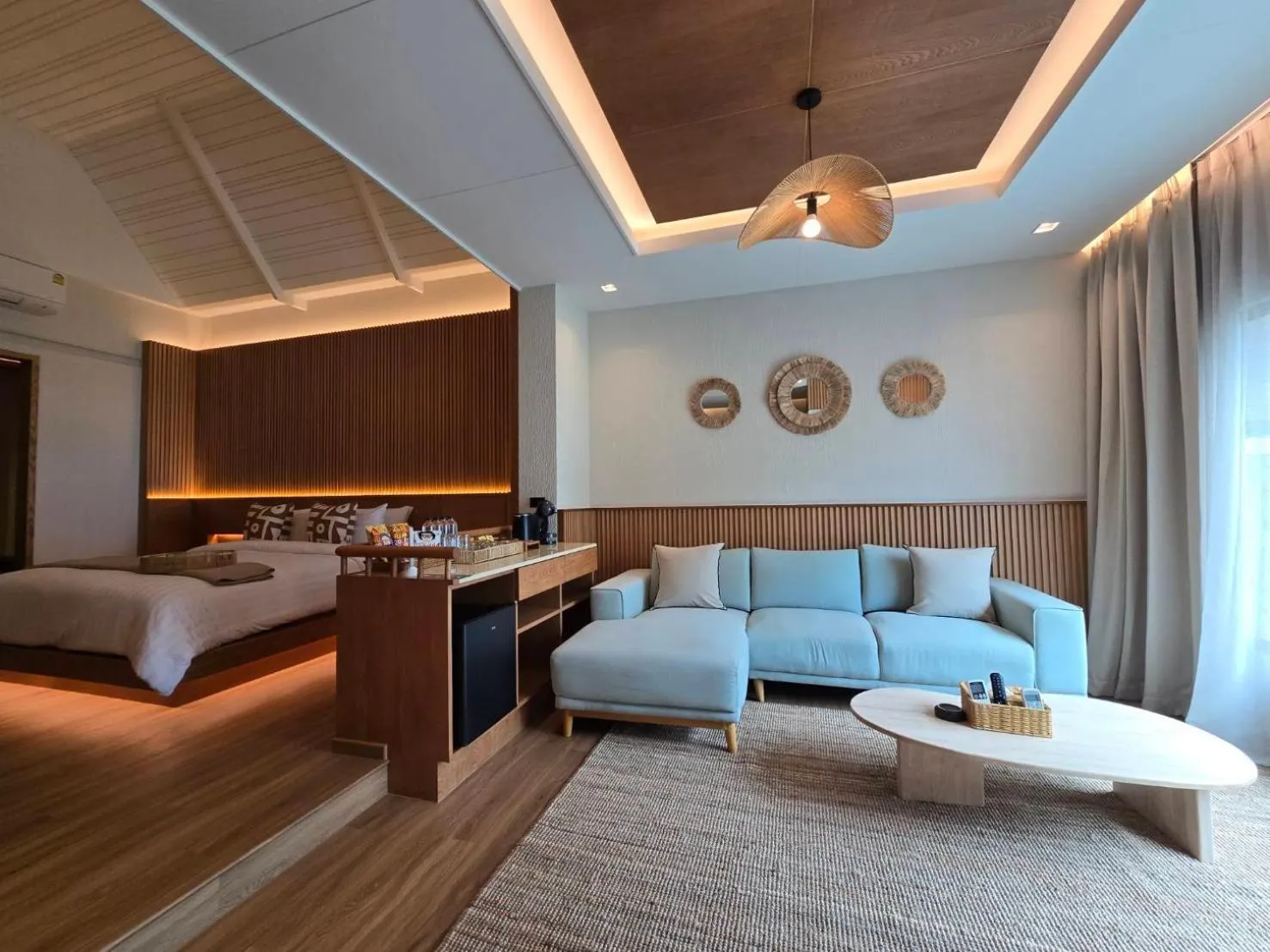 Bed in Cocohut Beach Resort Koh Phangan