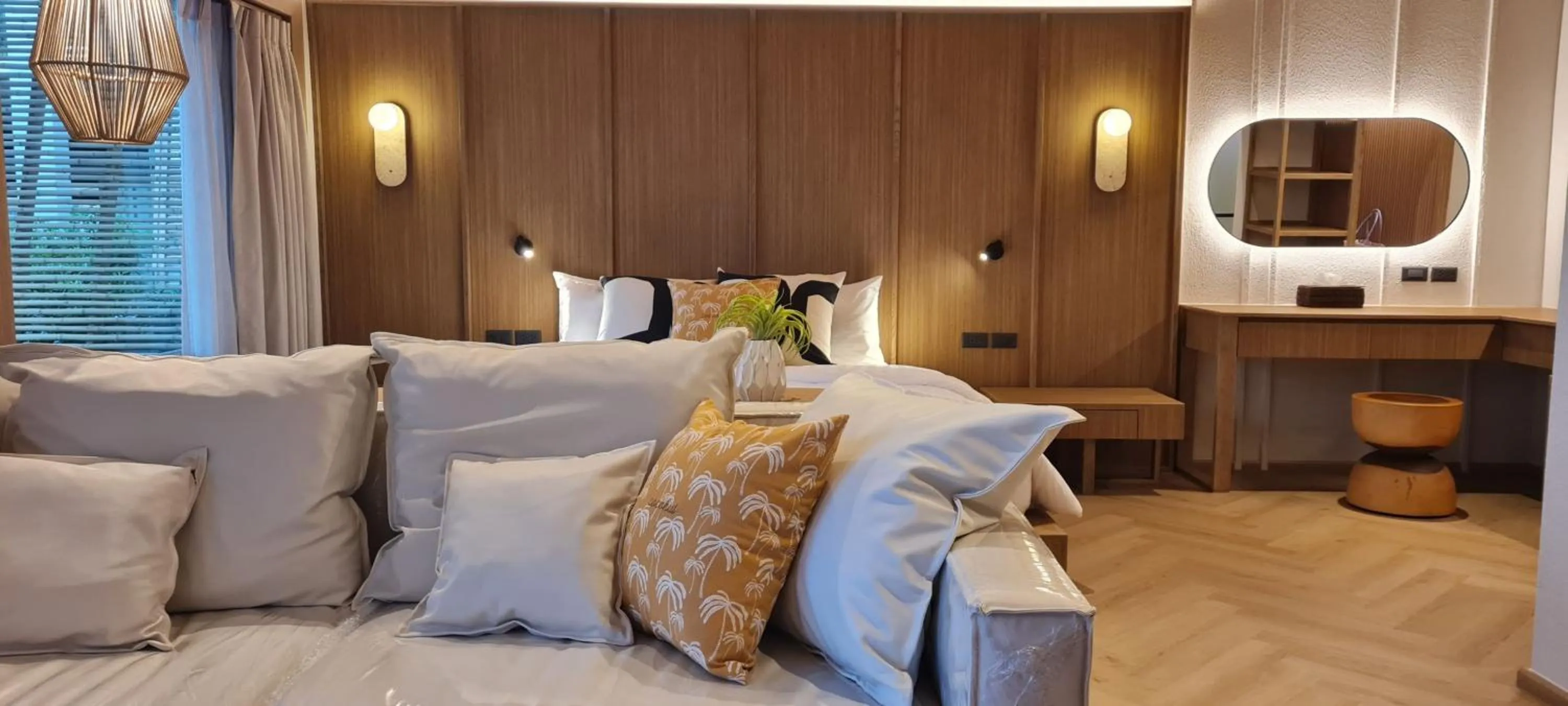 Bed in Cocohut Beach Resort Koh Phangan