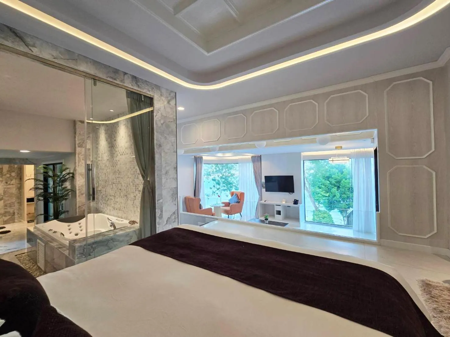 Bed in Cocohut Beach Resort Koh Phangan