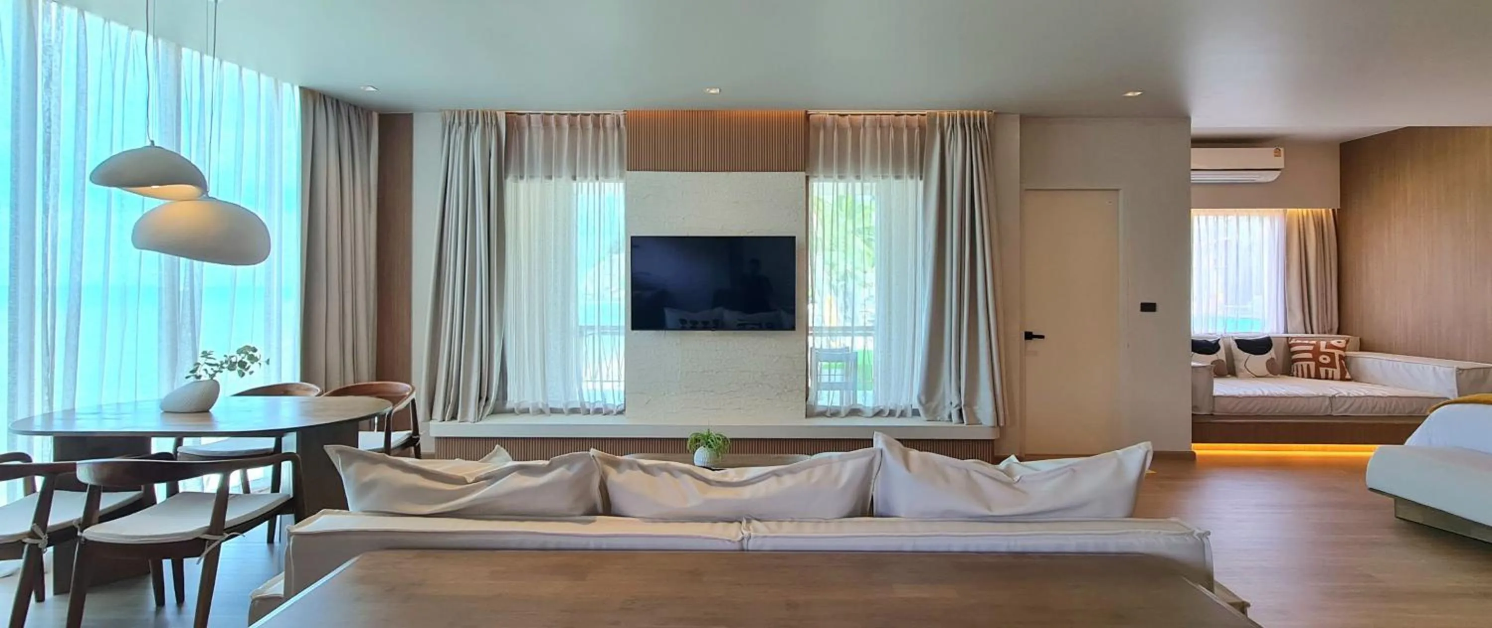 Bed in Cocohut Beach Resort Koh Phangan