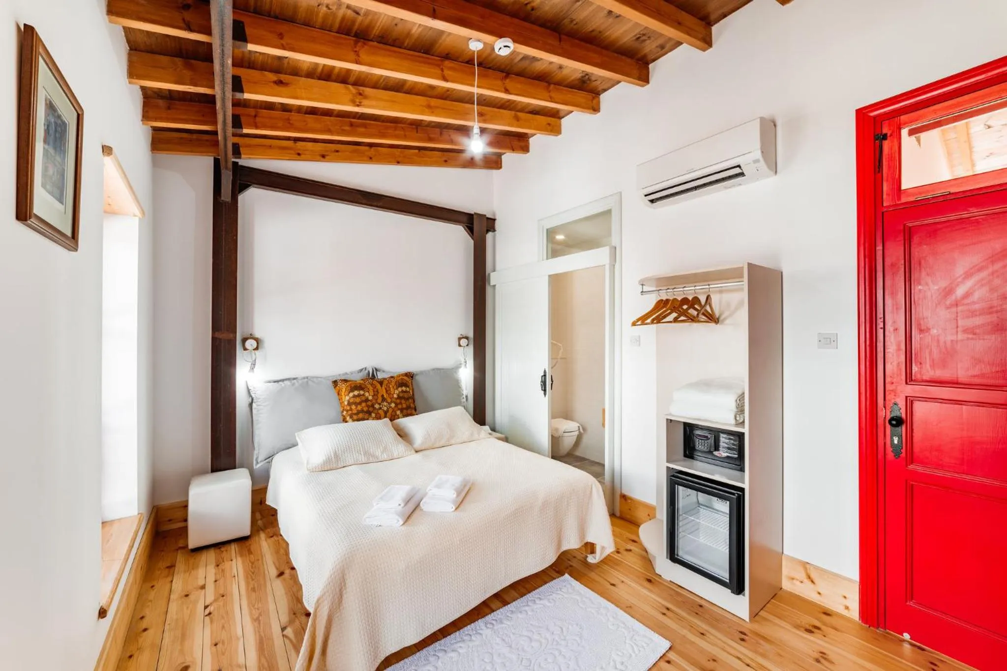 Photo of the whole room, Bed in NICOSIA EAGLE EYE