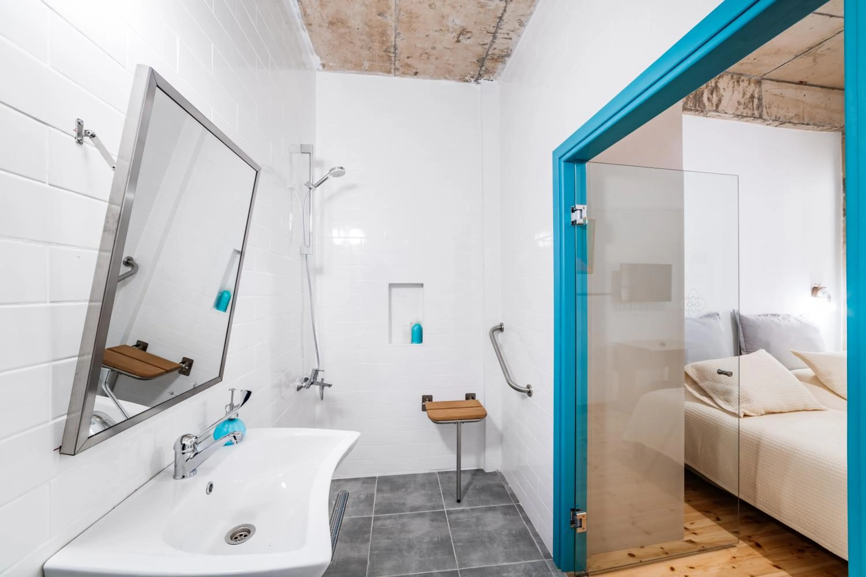 Bathroom, Bed in NICOSIA EAGLE EYE