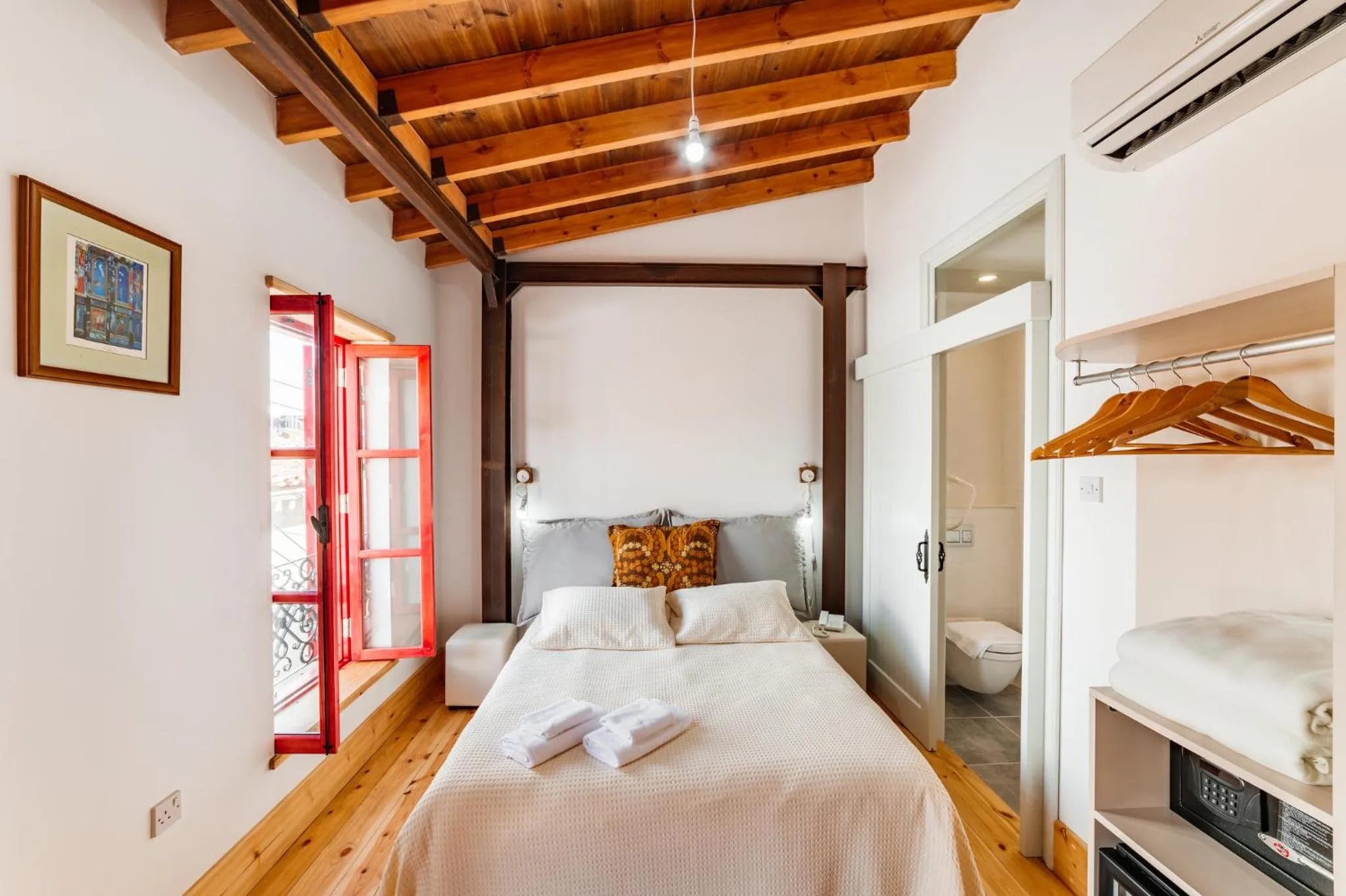 Bedroom, Bed in NICOSIA EAGLE EYE