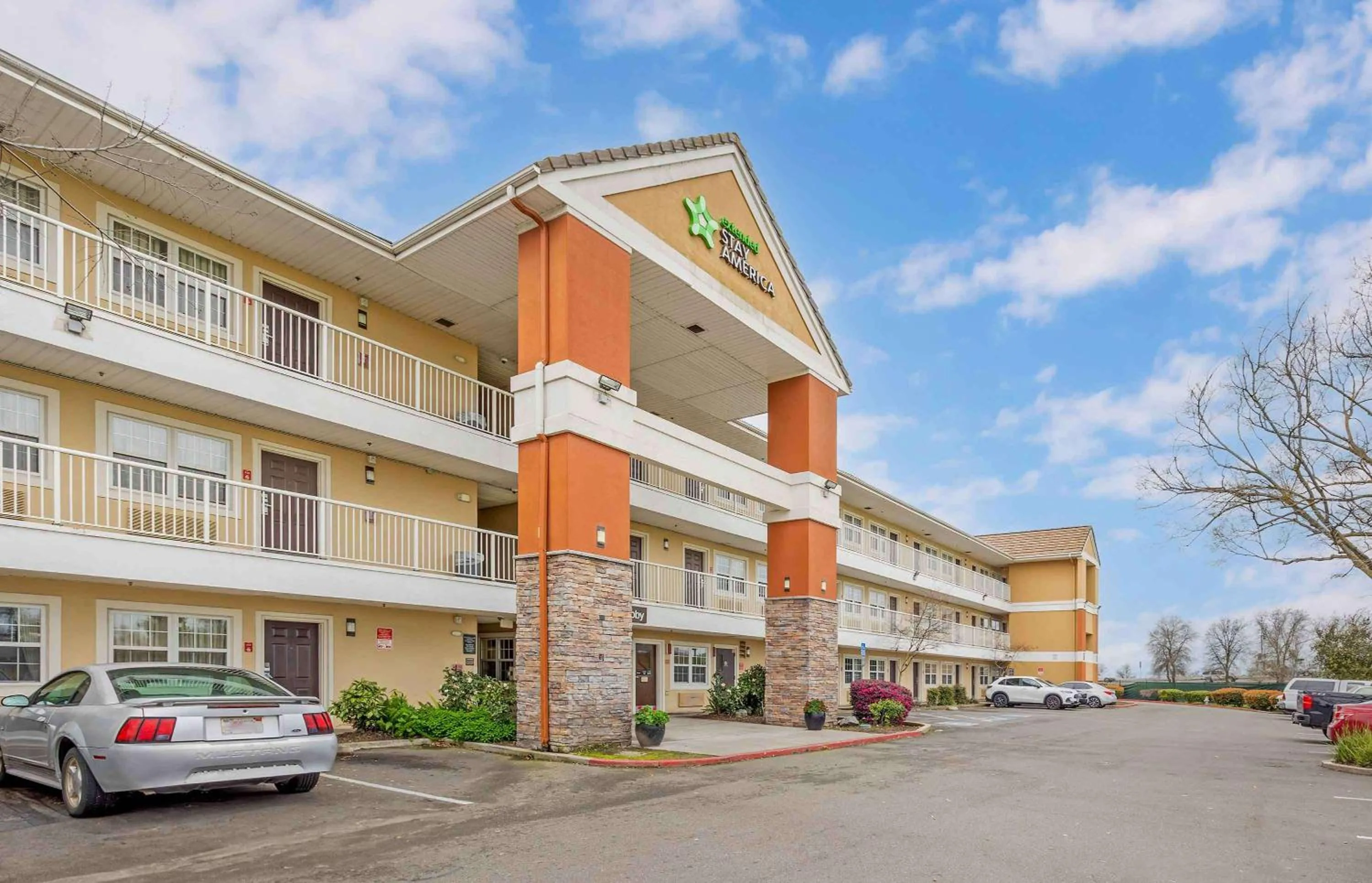Property building in Extended Stay America Suites - Sacramento - Northgate
