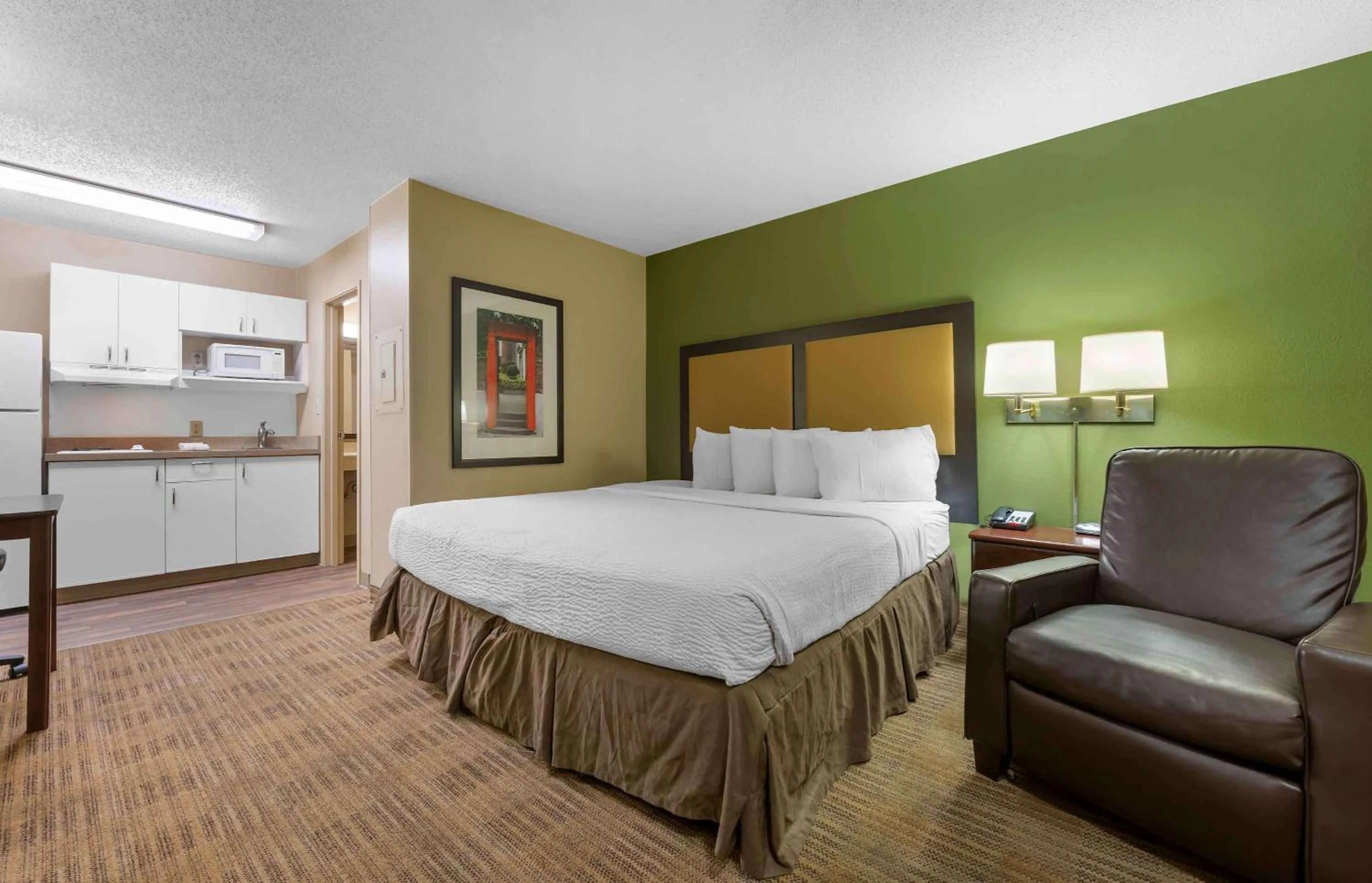 Bedroom, Bed in Extended Stay America Suites - Sacramento - Northgate