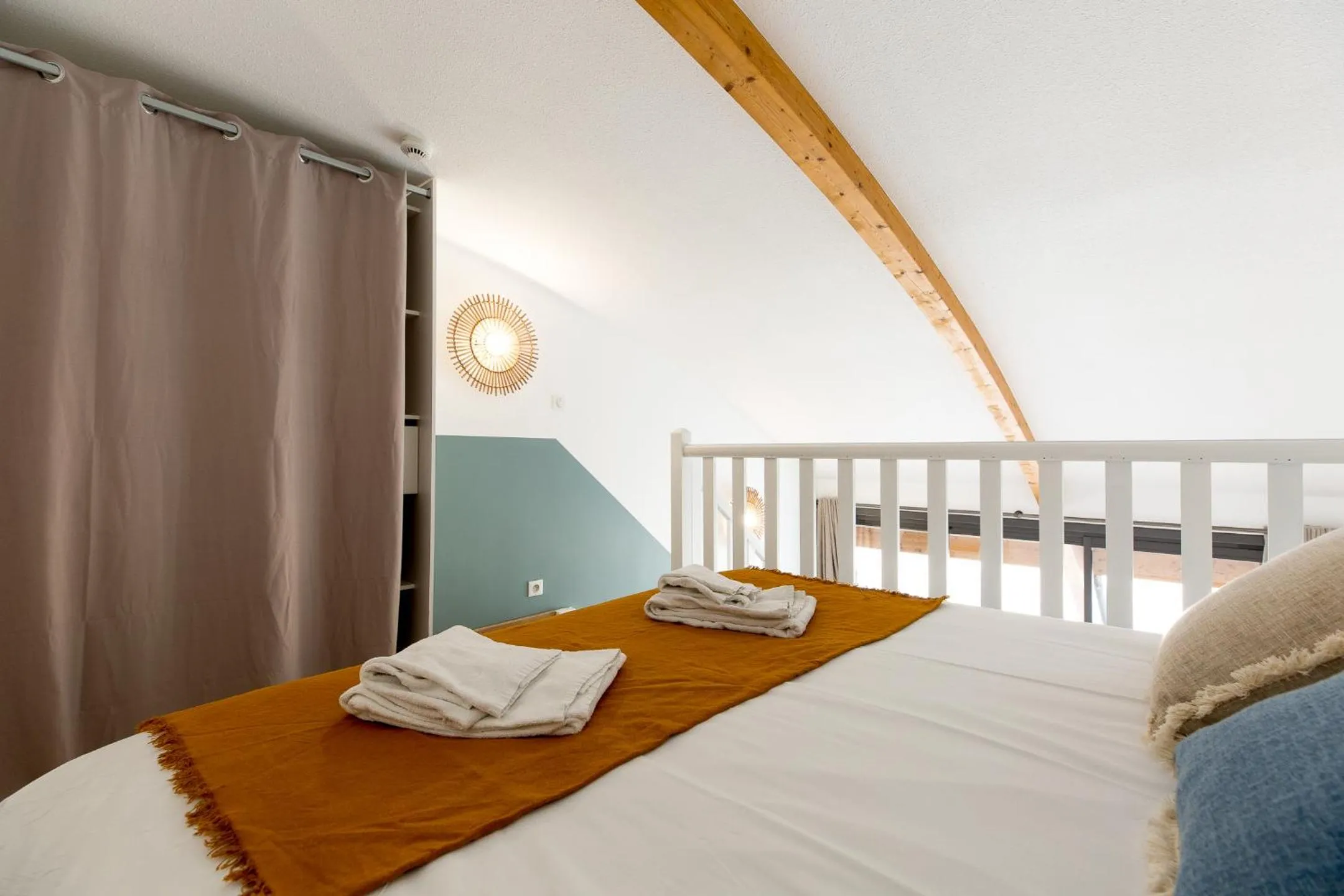 Bed in Appart'Hôtel Les Lofts du Grand Lac de Lozère