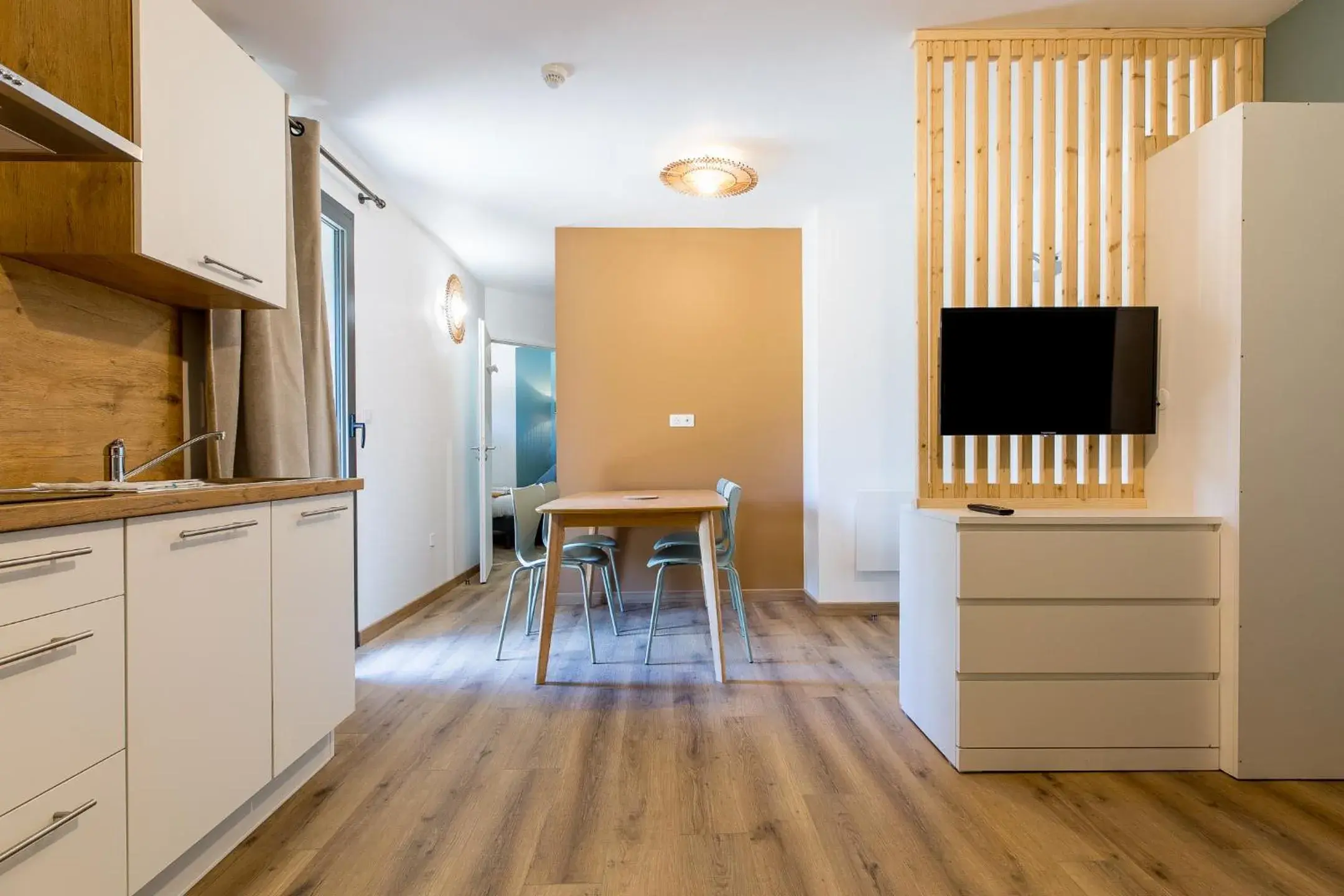 Studio with Terrace in Appart'Hôtel Les Lofts du Grand Lac de Lozère Studio with Terrace in Appart'Hôtel Les Lofts du Grand Lac de Lozère