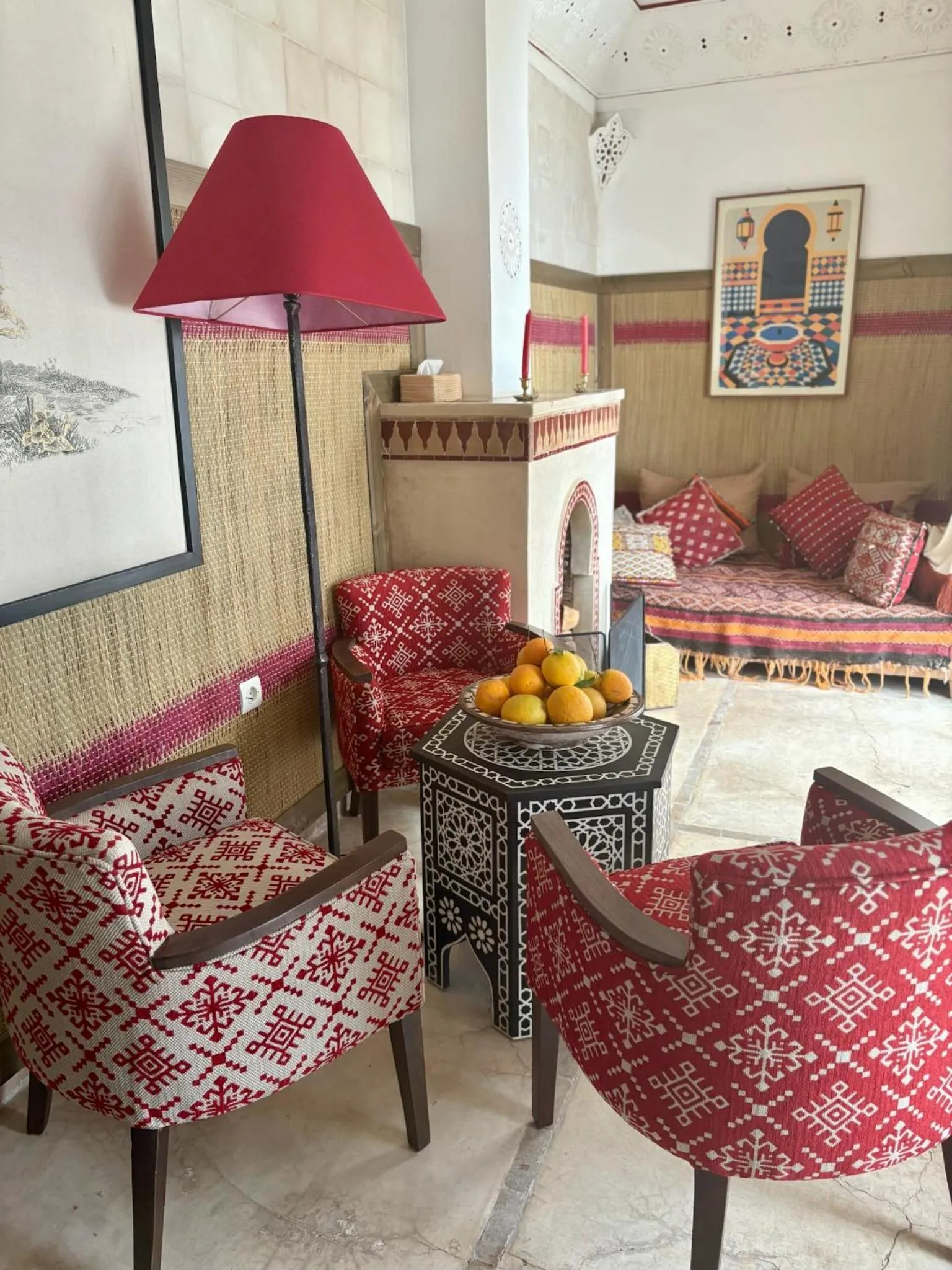 Communal lounge/ TV room in Riad la Cigale
