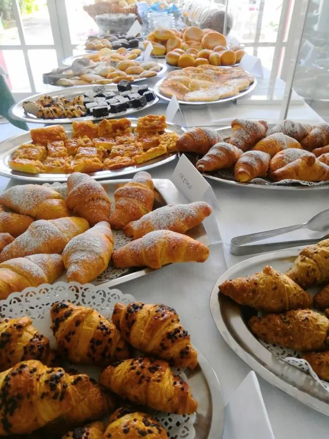 Breakfast in Golf & Beach Hotel