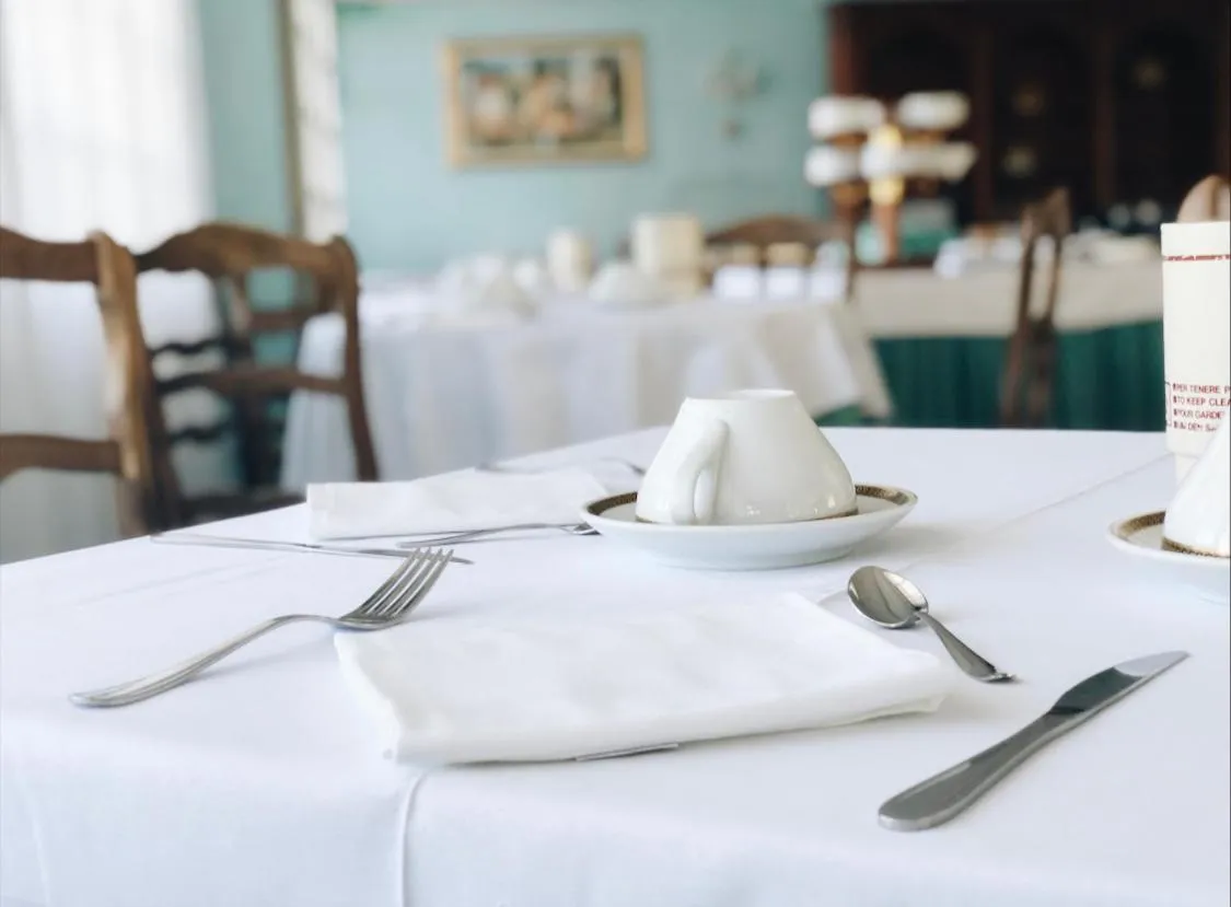 Restaurant/places to eat in Golf & Beach Hotel