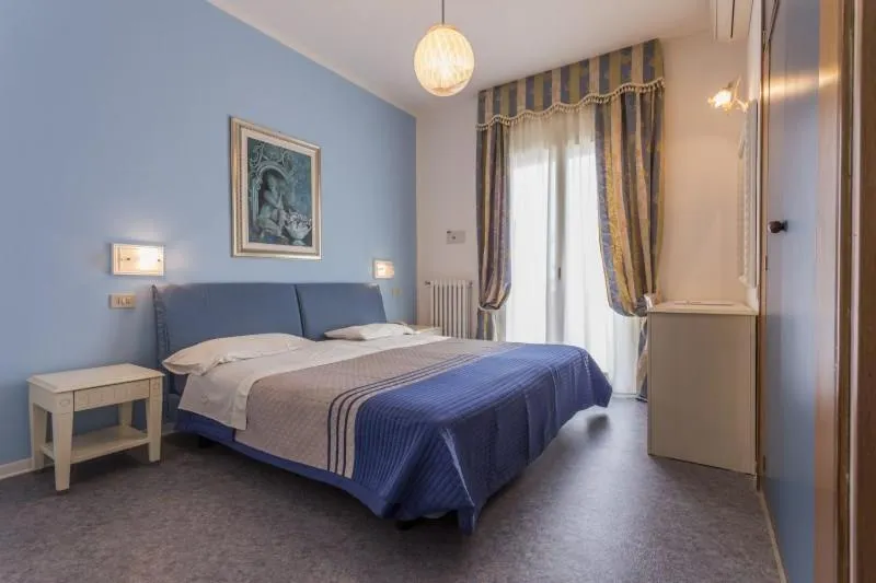 Bedroom, Bed in Golf & Beach Hotel