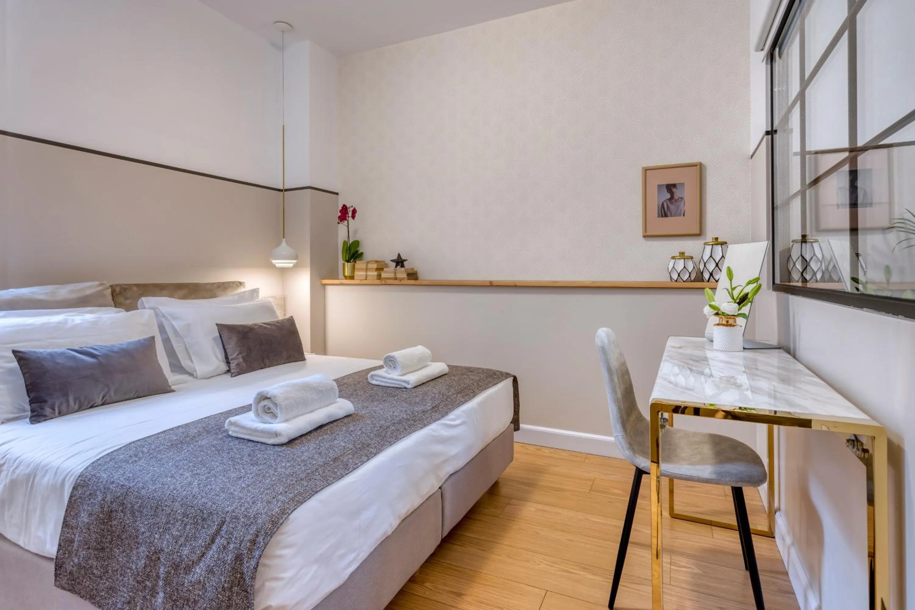 Bed in The Pinnacle Athens