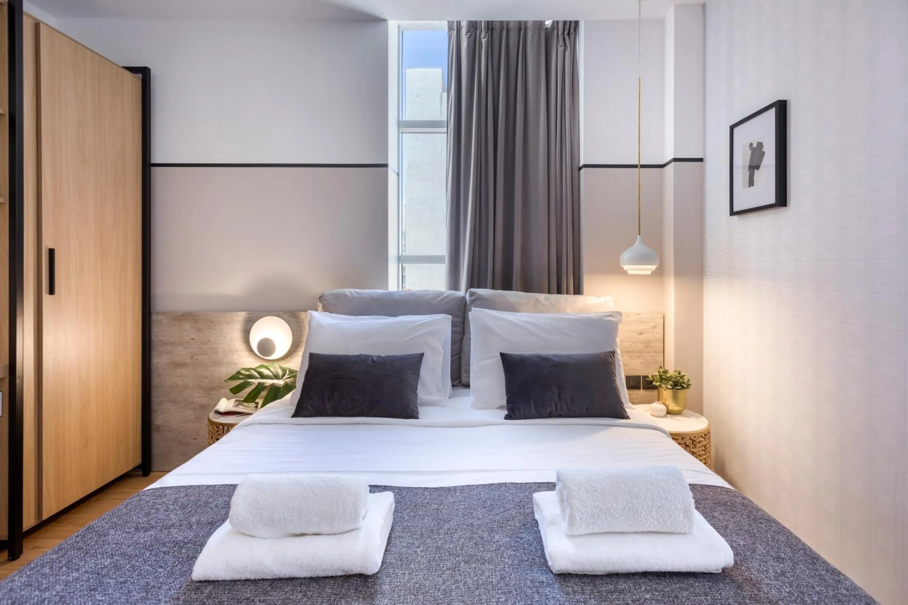 Bed in The Pinnacle Athens