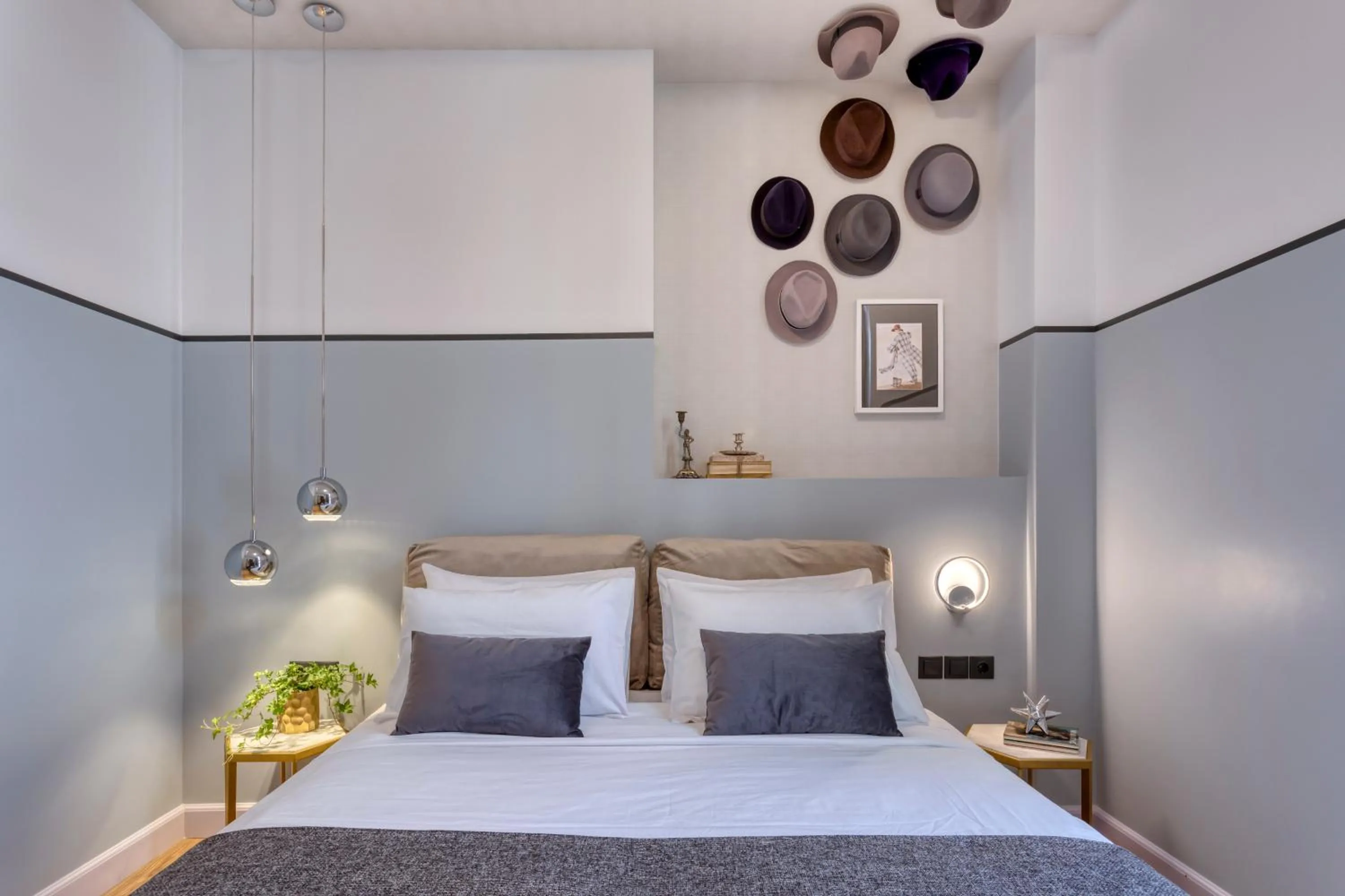 Bed in The Pinnacle Athens