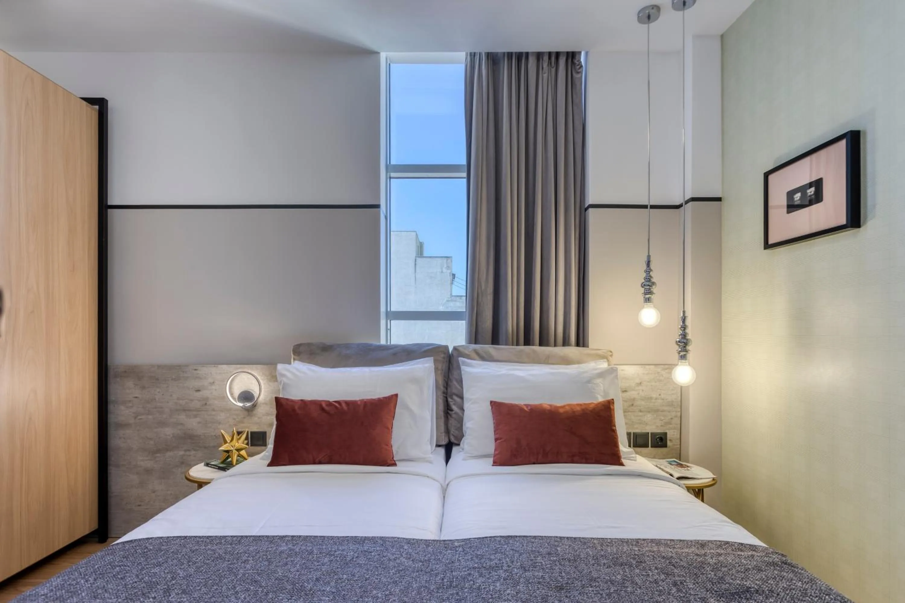 Bedroom, Bed in The Pinnacle Athens