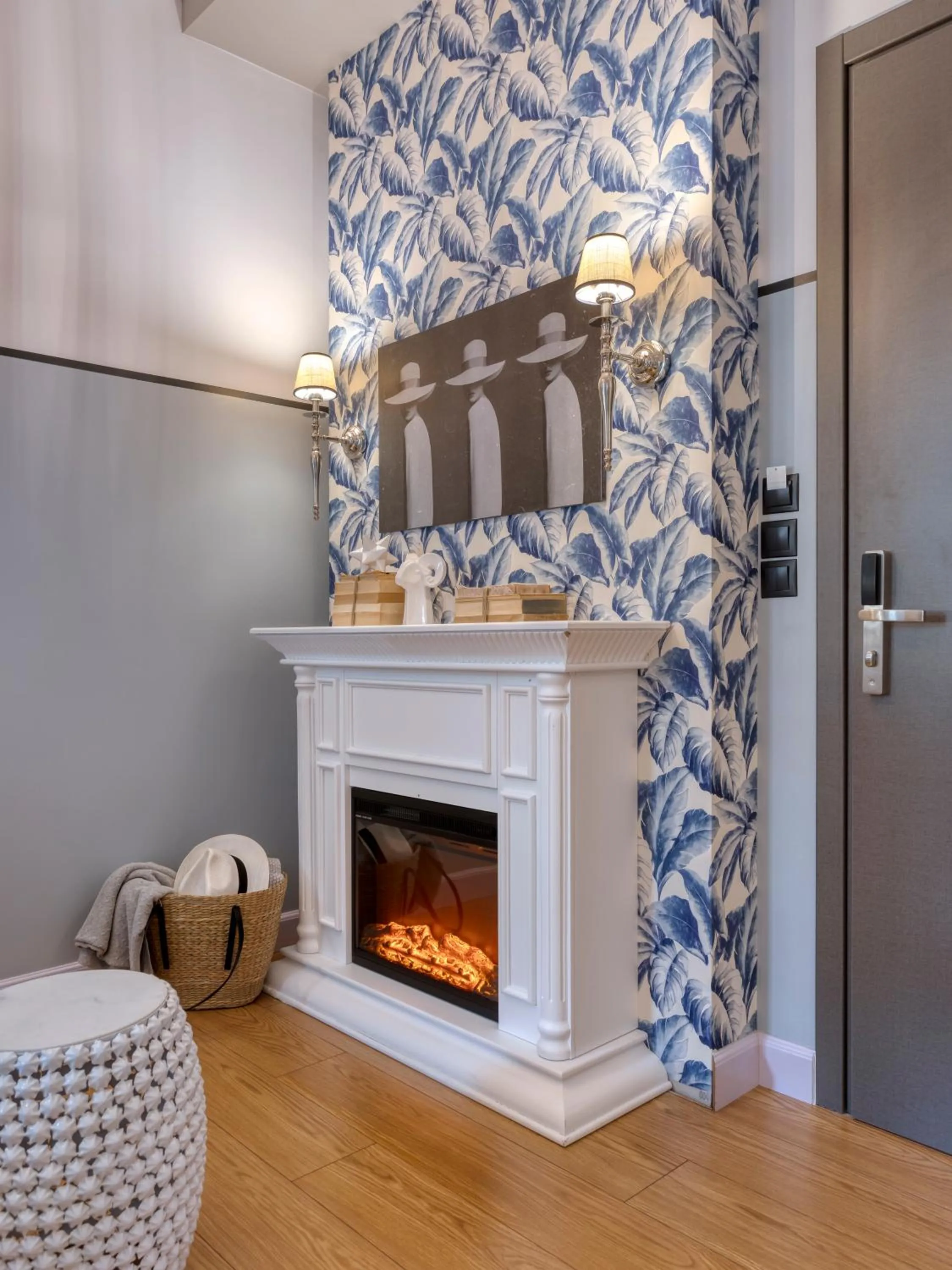 TV and multimedia in The Pinnacle Athens