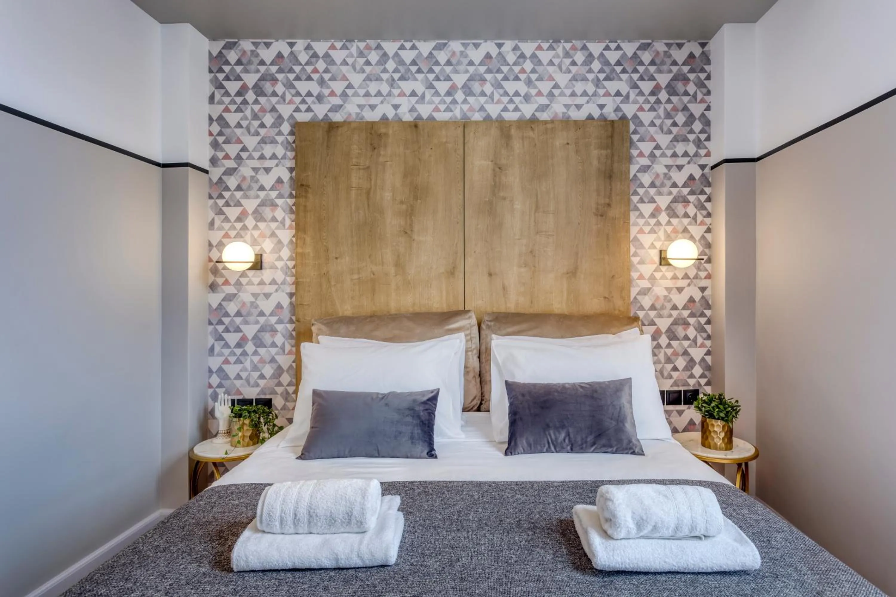 Bed in The Pinnacle Athens