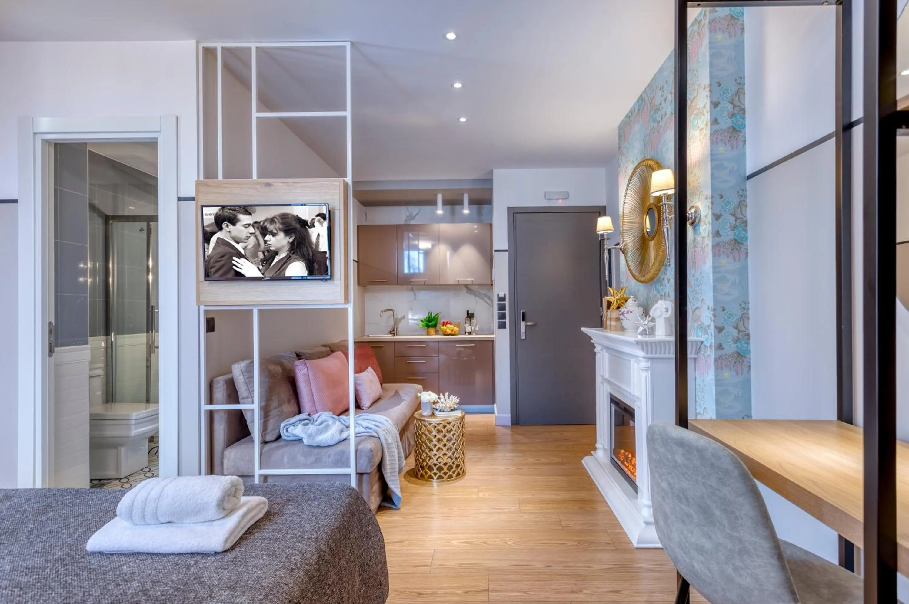 TV and multimedia, Bed in The Pinnacle Athens