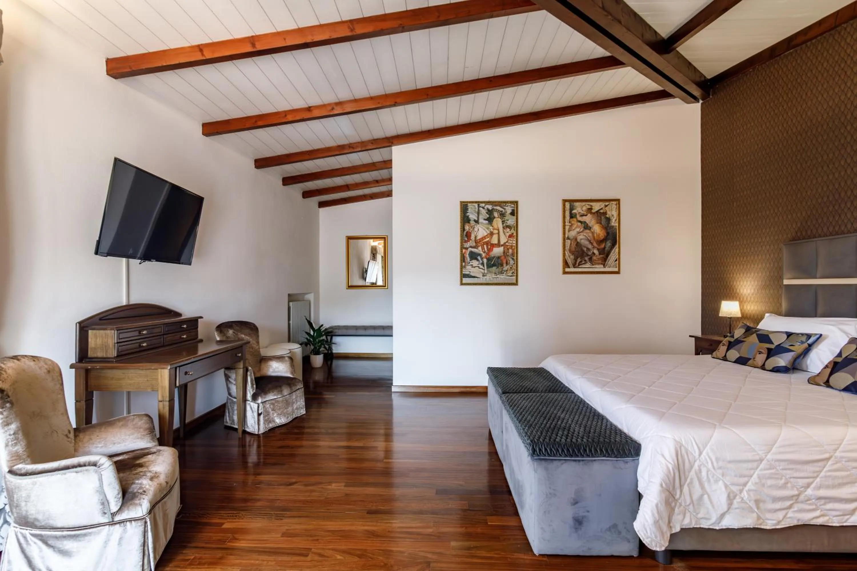 Bed in Agriturismo Villa Godenano - Pool&Restaurant