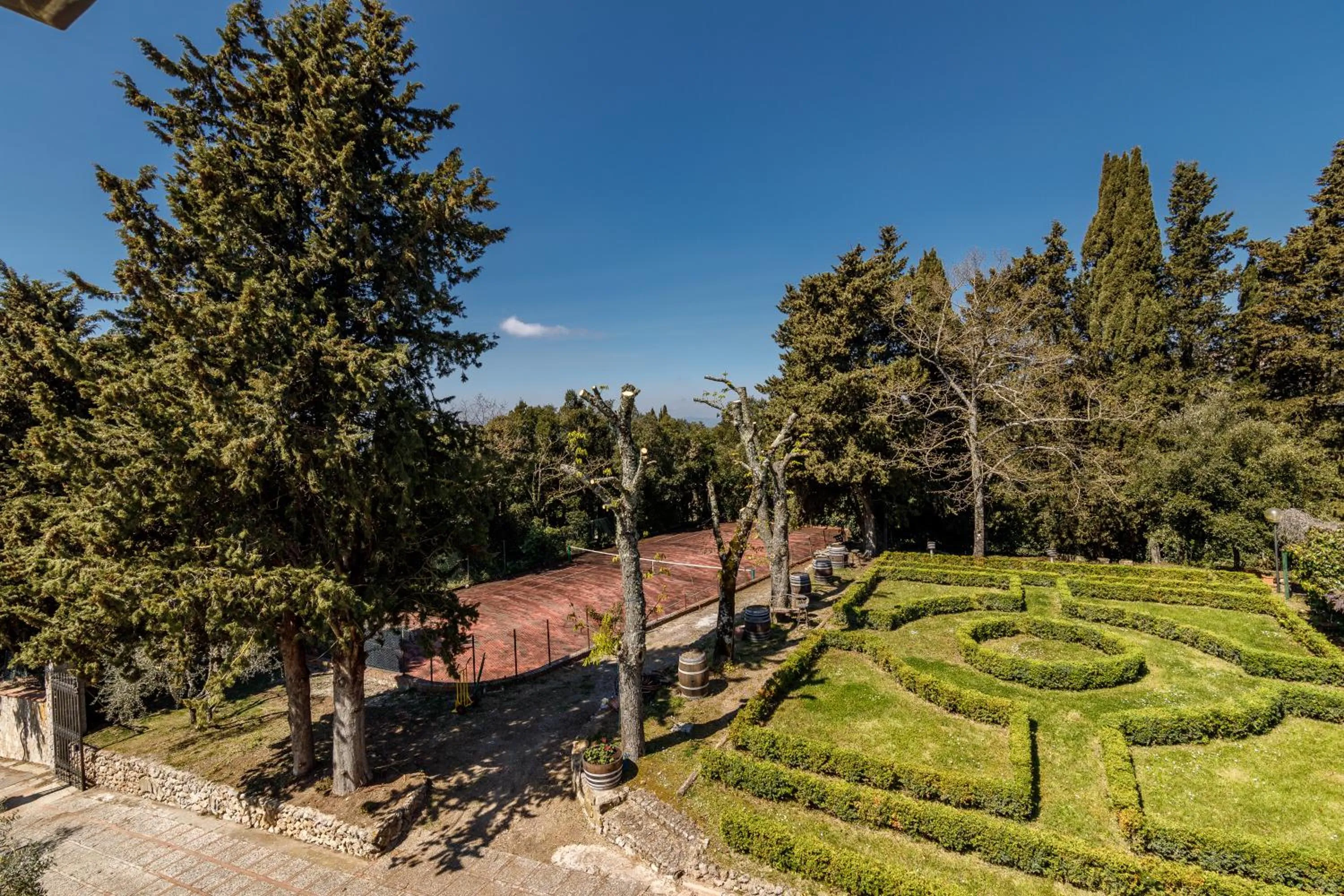 Tennis court in Agriturismo Villa Godenano - Pool&Restaurant