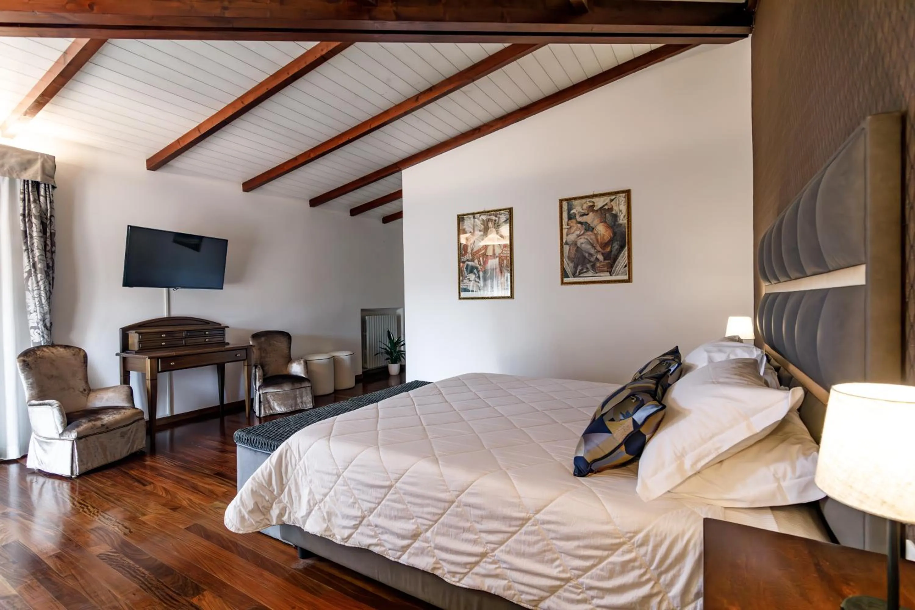 Bed in Agriturismo Villa Godenano - Pool&Restaurant