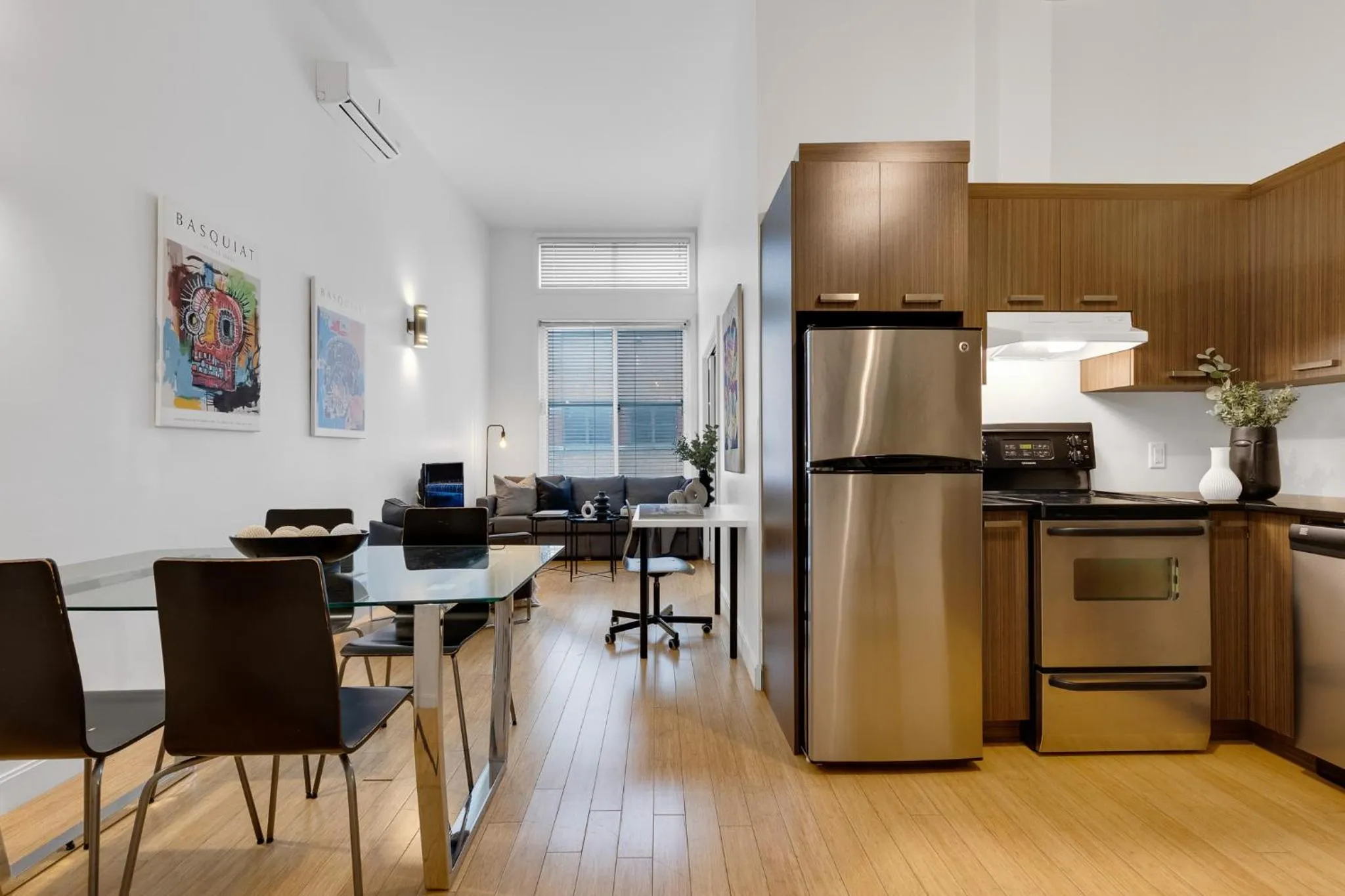 Kitchen or kitchenette in LiV MTL Main