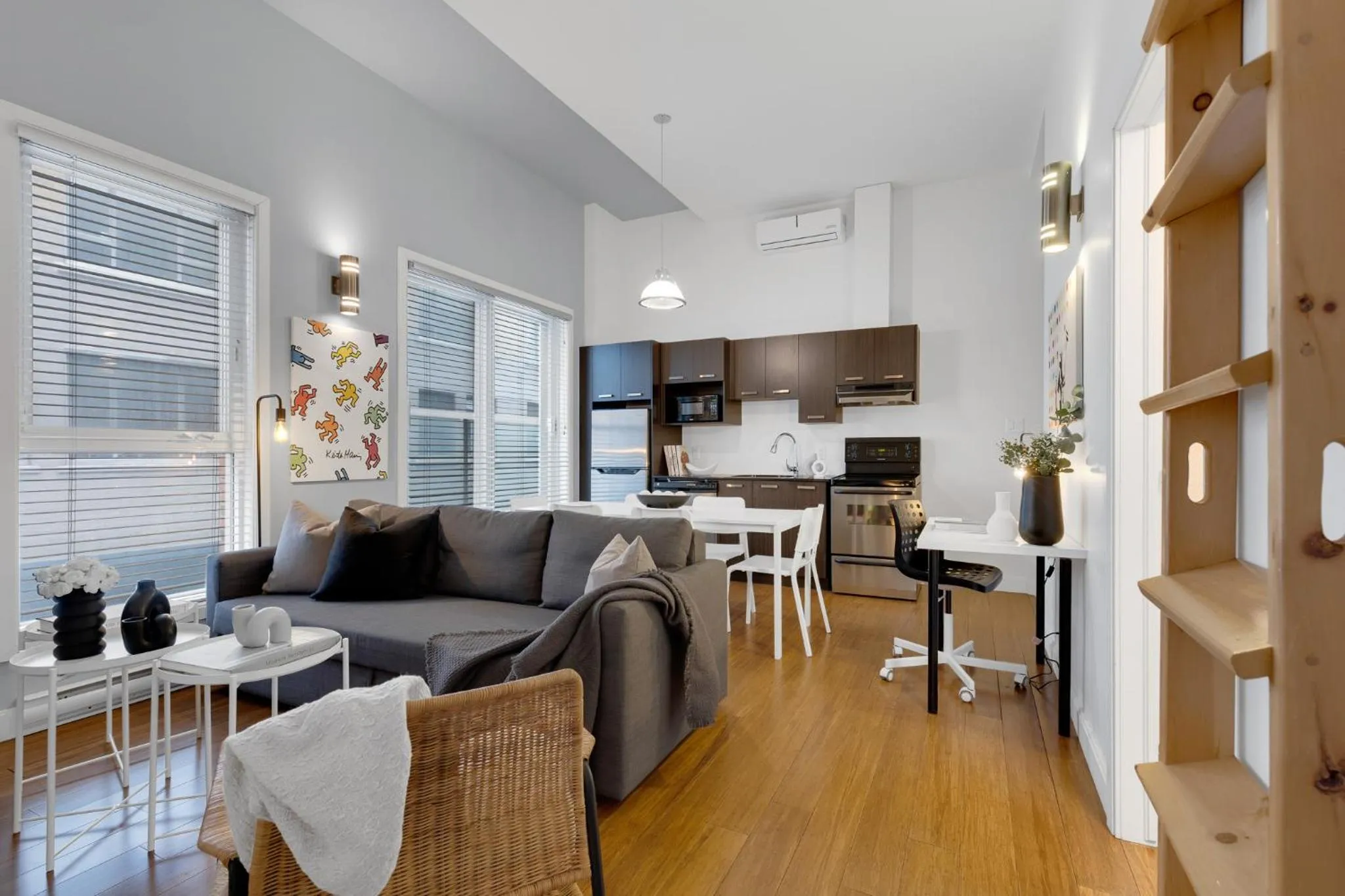 Coffee/tea facilities in LiV MTL Main