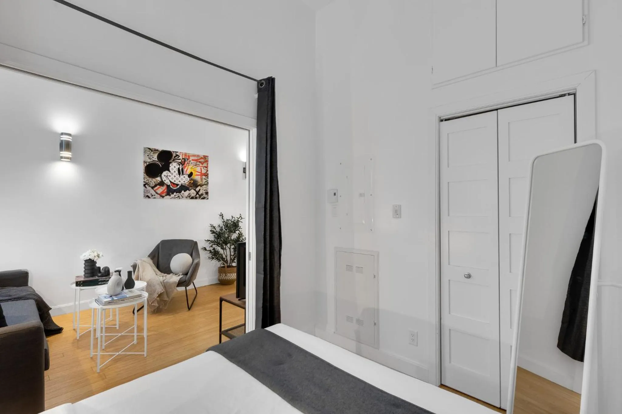 Communal lounge/ TV room in LiV MTL Main