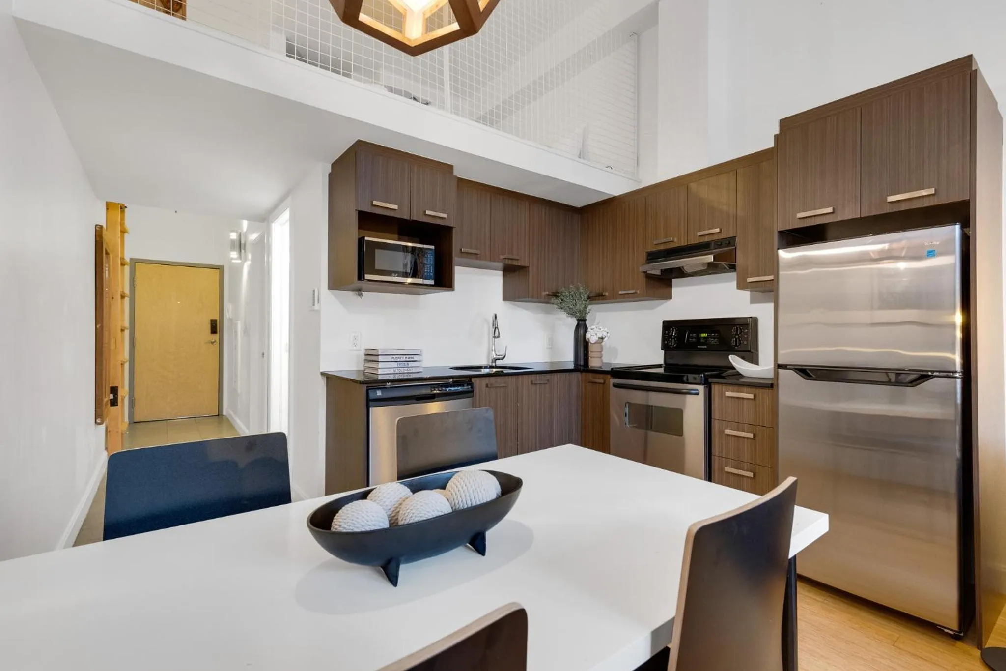 Kitchen or kitchenette in LiV MTL Main